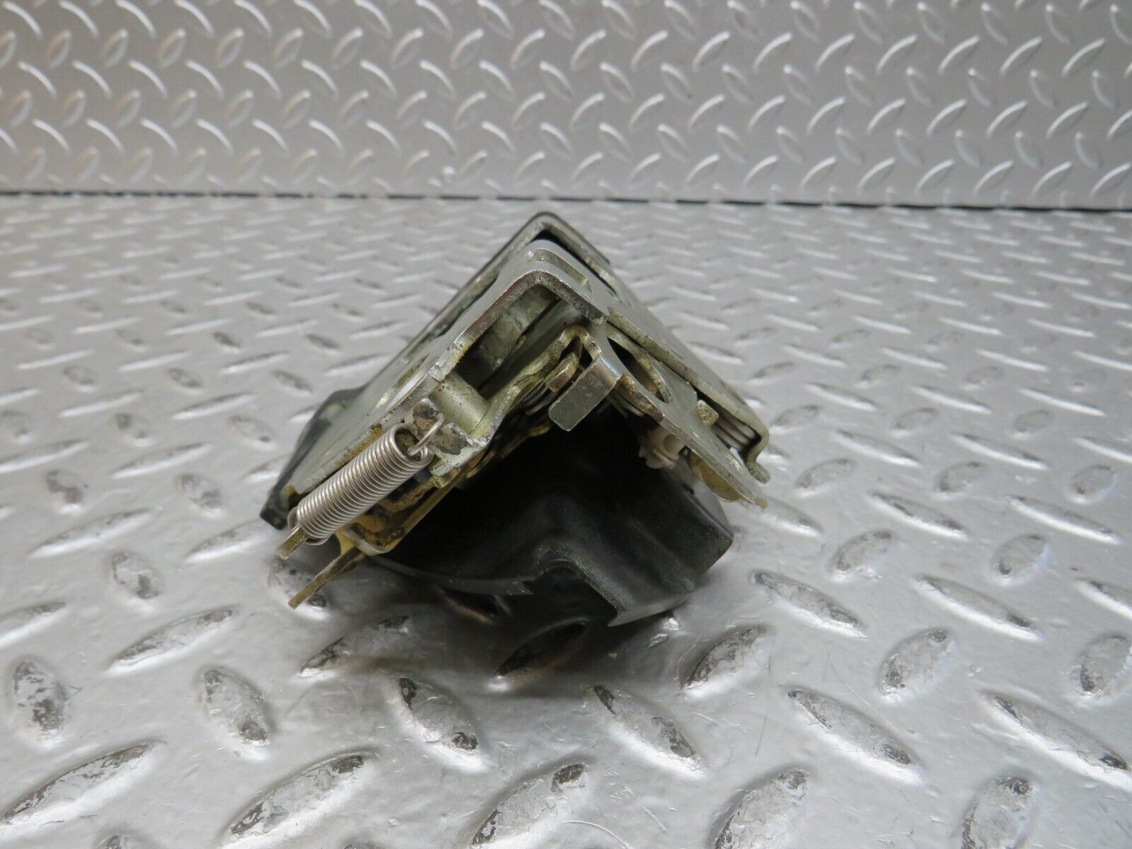 28742 Mercedes-Benz W123 230E Rear Left Door Lock Mechanism 1237230108