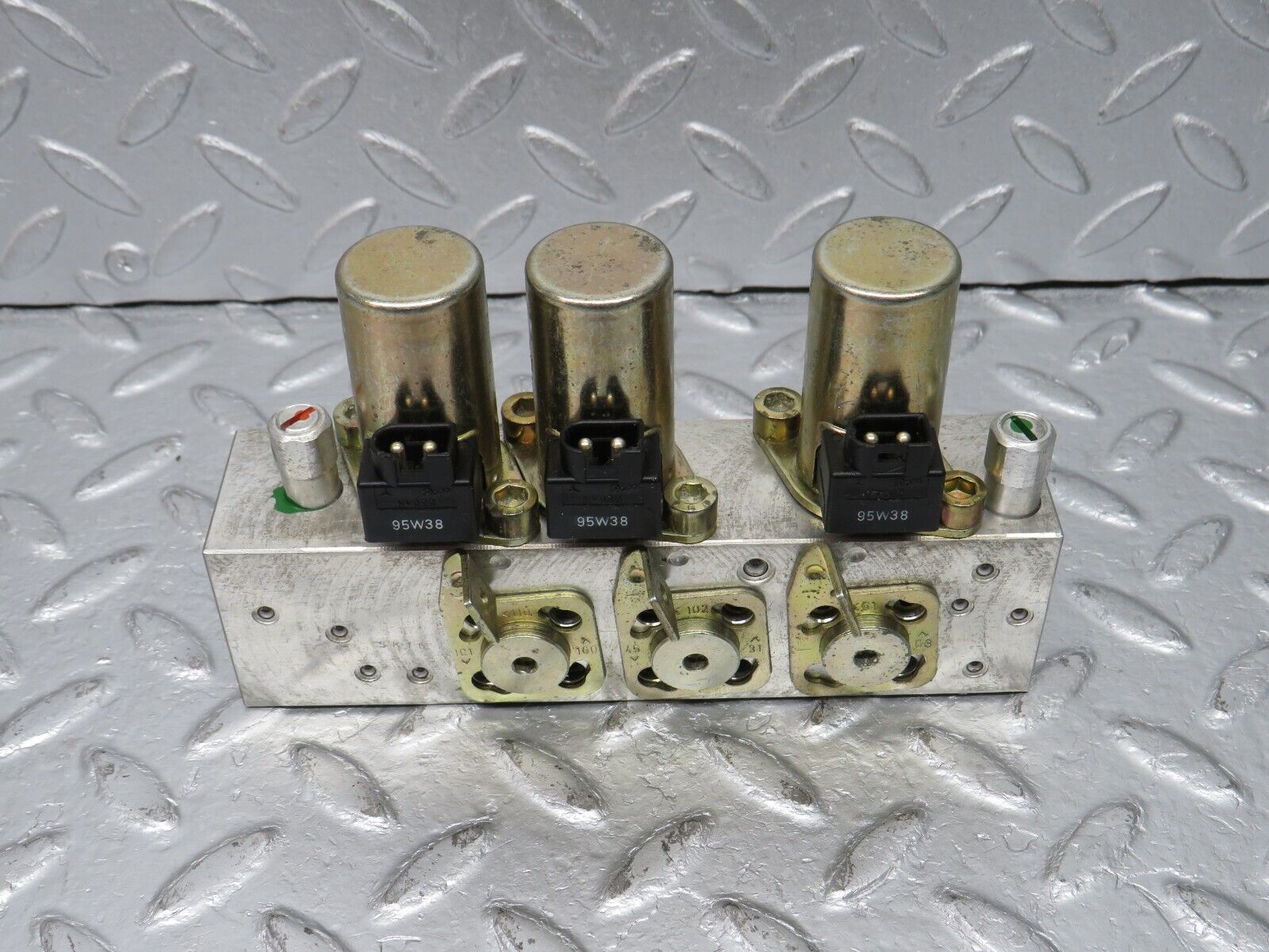 39462 Mercedes-Benz R129 320SL Coupe Roof Hydraulic Valve Right 1298002478