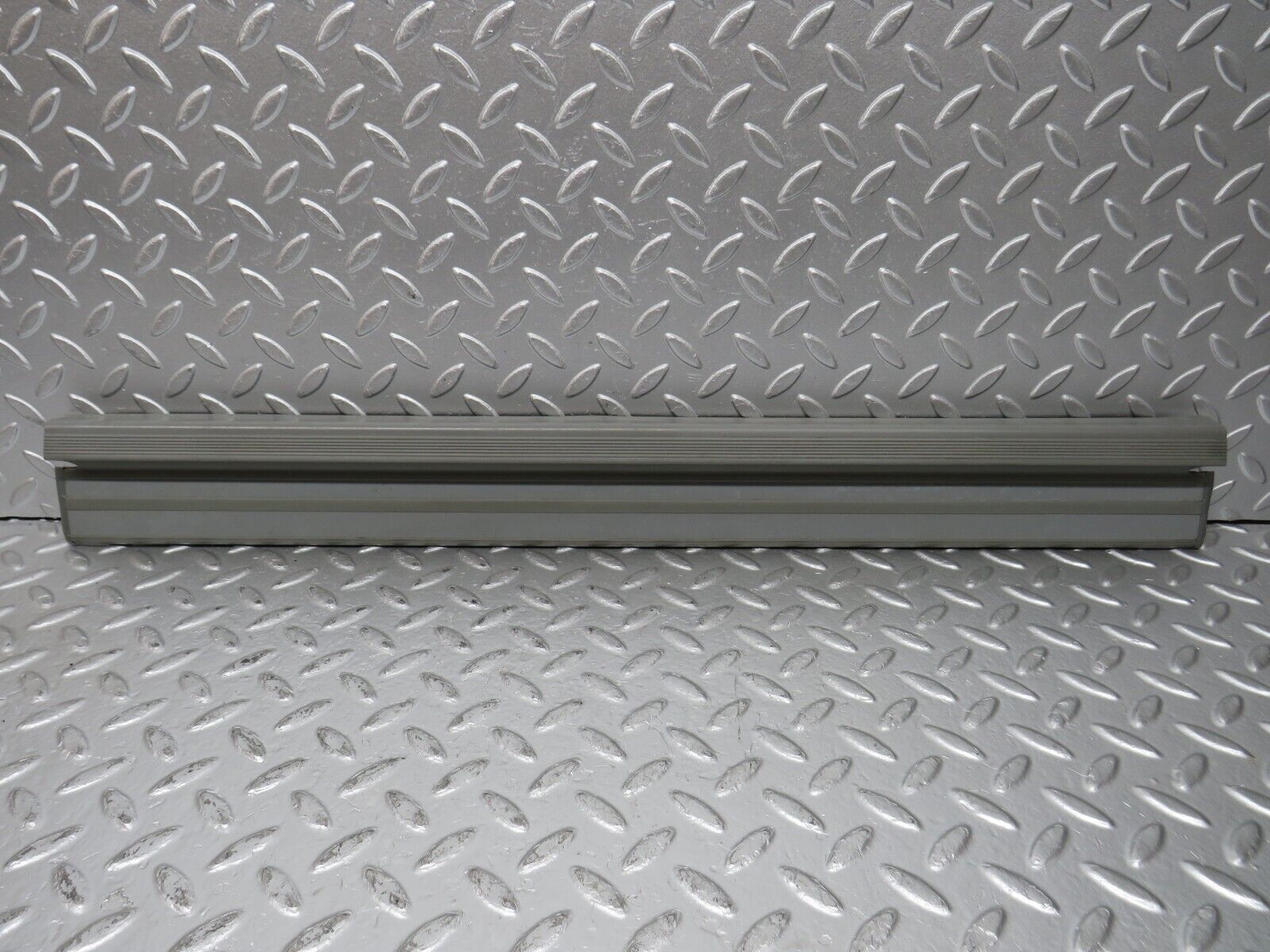 31206 Mercedes-Benz S124 220TE Wagon Front Right Door Sill Trim