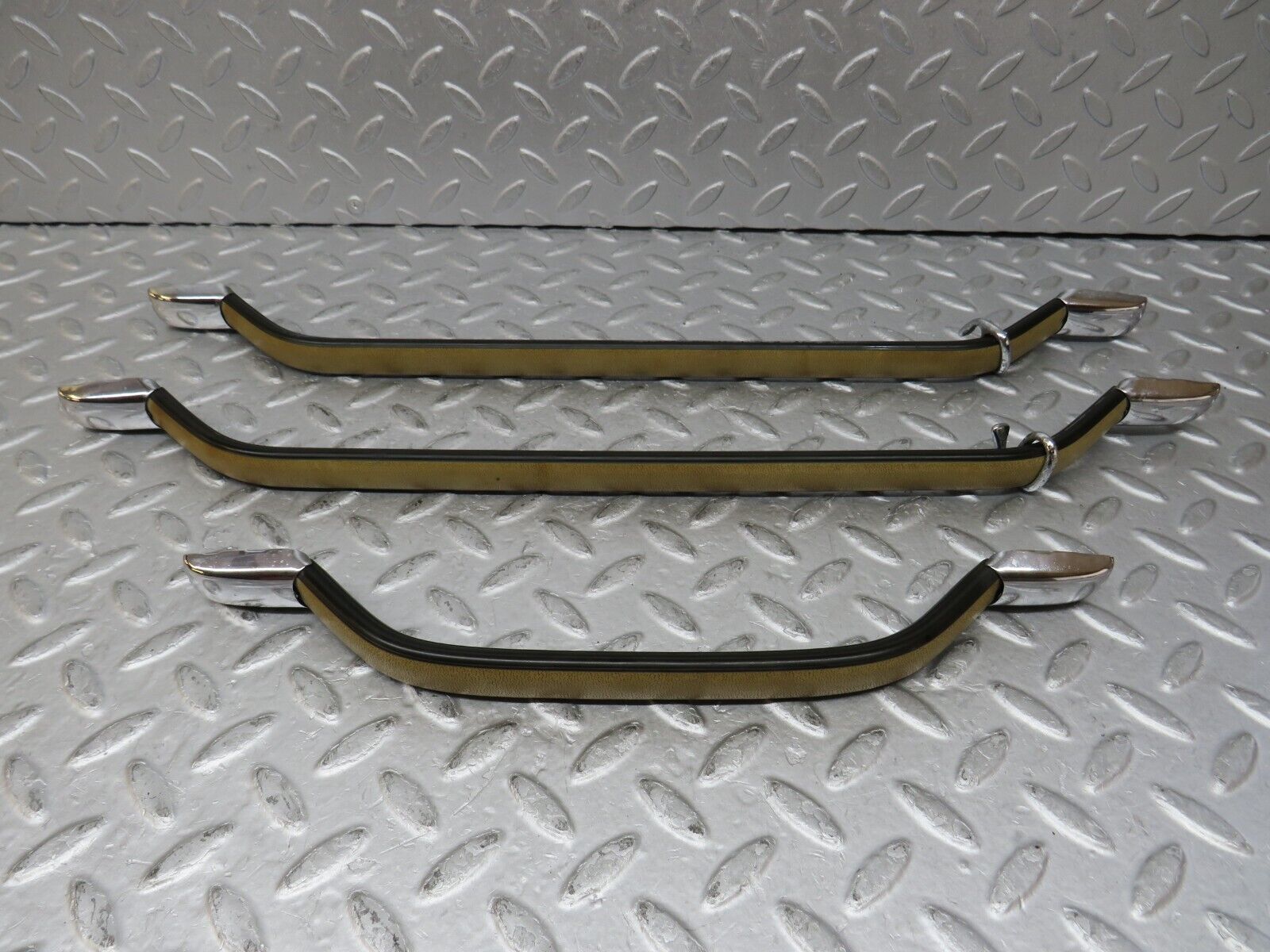 35721 Mercedes-Benz W108 Interior Roof Grab Handle Set Brown