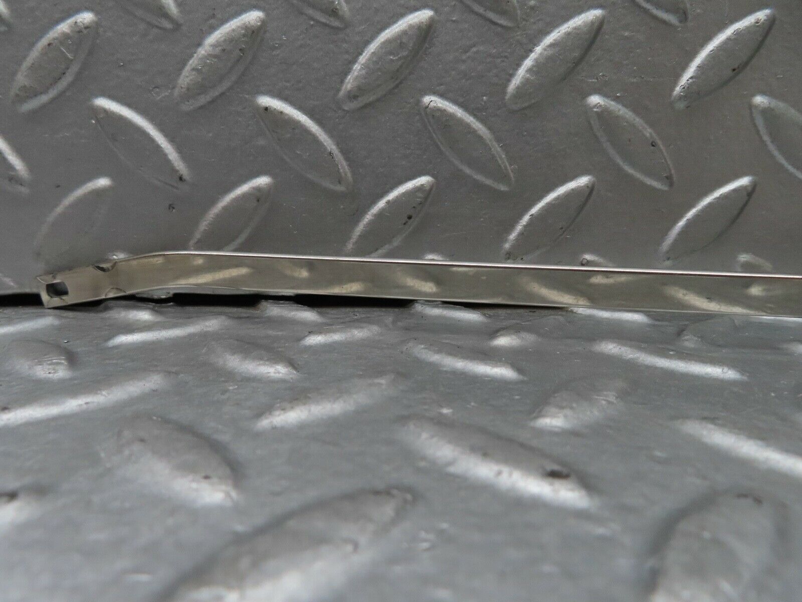 18405 Mercedes-Benz W111 220SE Coupe Wiper Arm Left Side