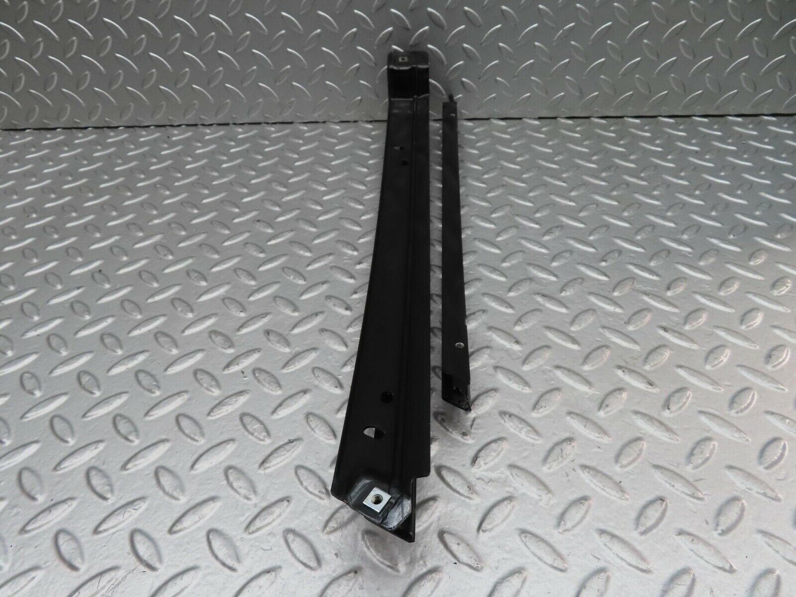 15027 Mercedes-Benz W140 S320 Rear Right Door Window Channel