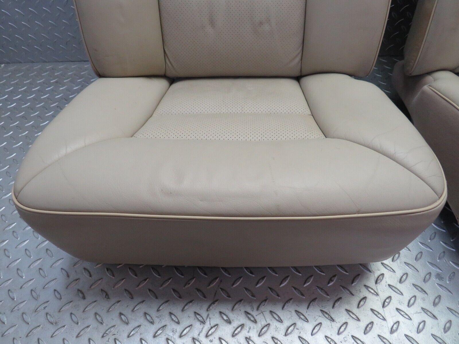 26749 Mercedes-Benz C124 E220 Coupe Rear Seat Leather Beige