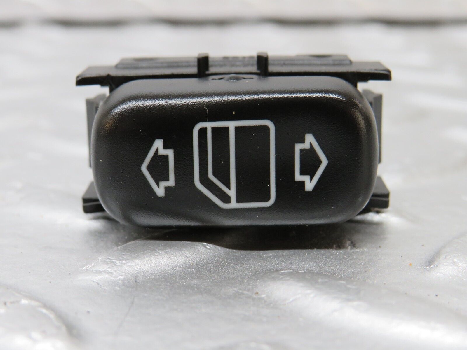 34755 Mercedes-Benz W210 320E Electric Window Switch 2108208210