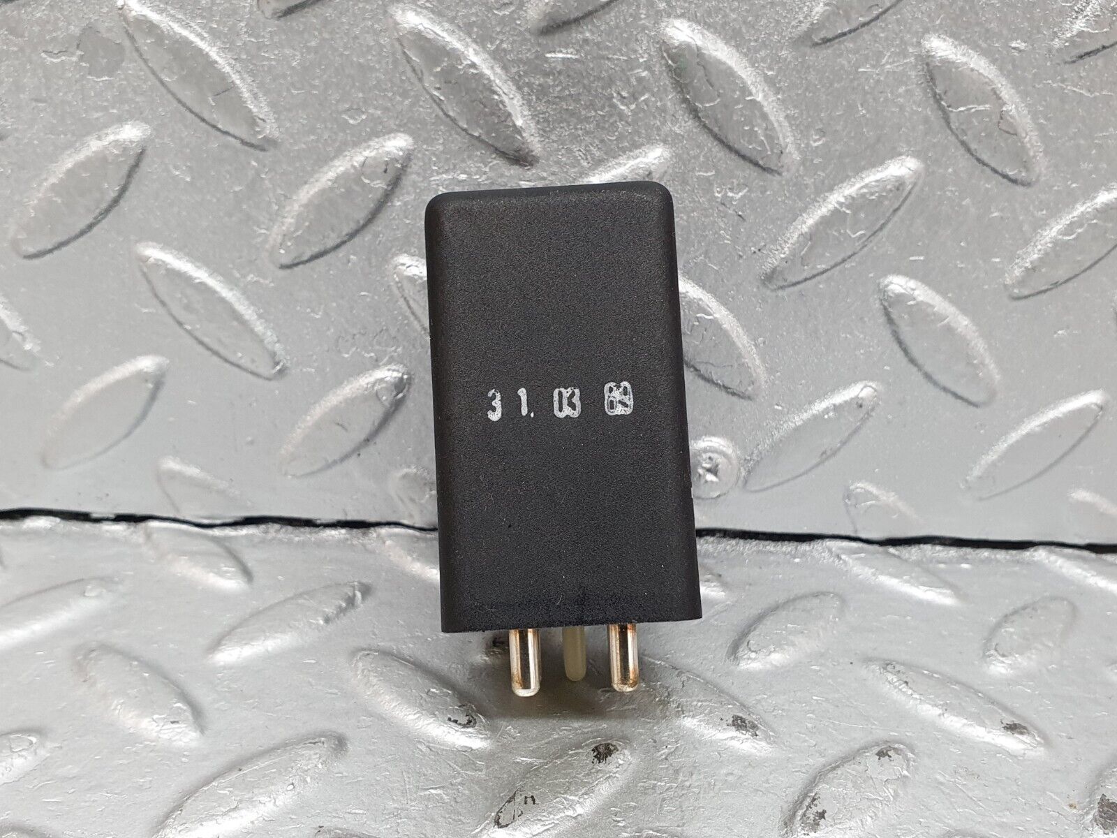 41098 Mercedes-Benz W126 300SE Light Control Relay 0055453332