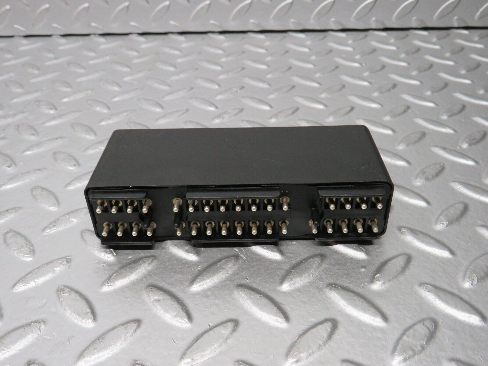 31237 Mercedes-Benz S124 220TE Wagon Headlight Control Unit Relay 1265420332