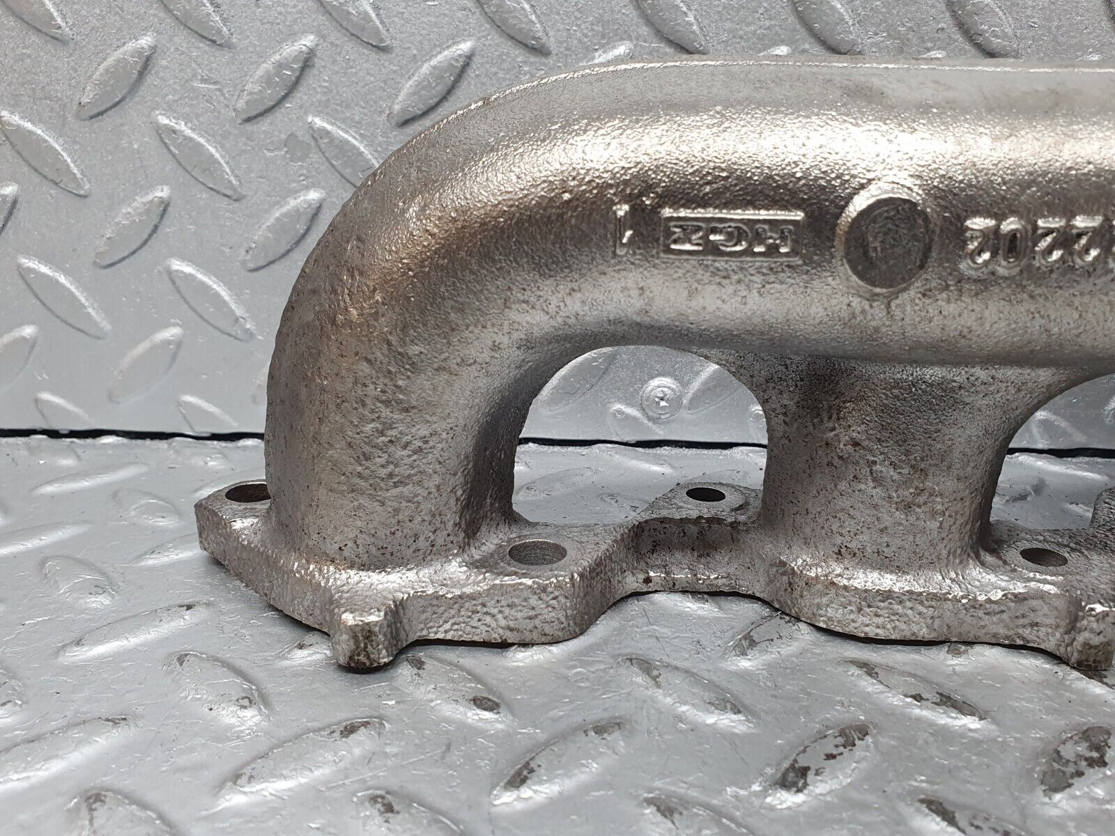 41202 Mercedes-Benz W126 300SE Exhaust Manifold Cylinder 4-6 1031422202