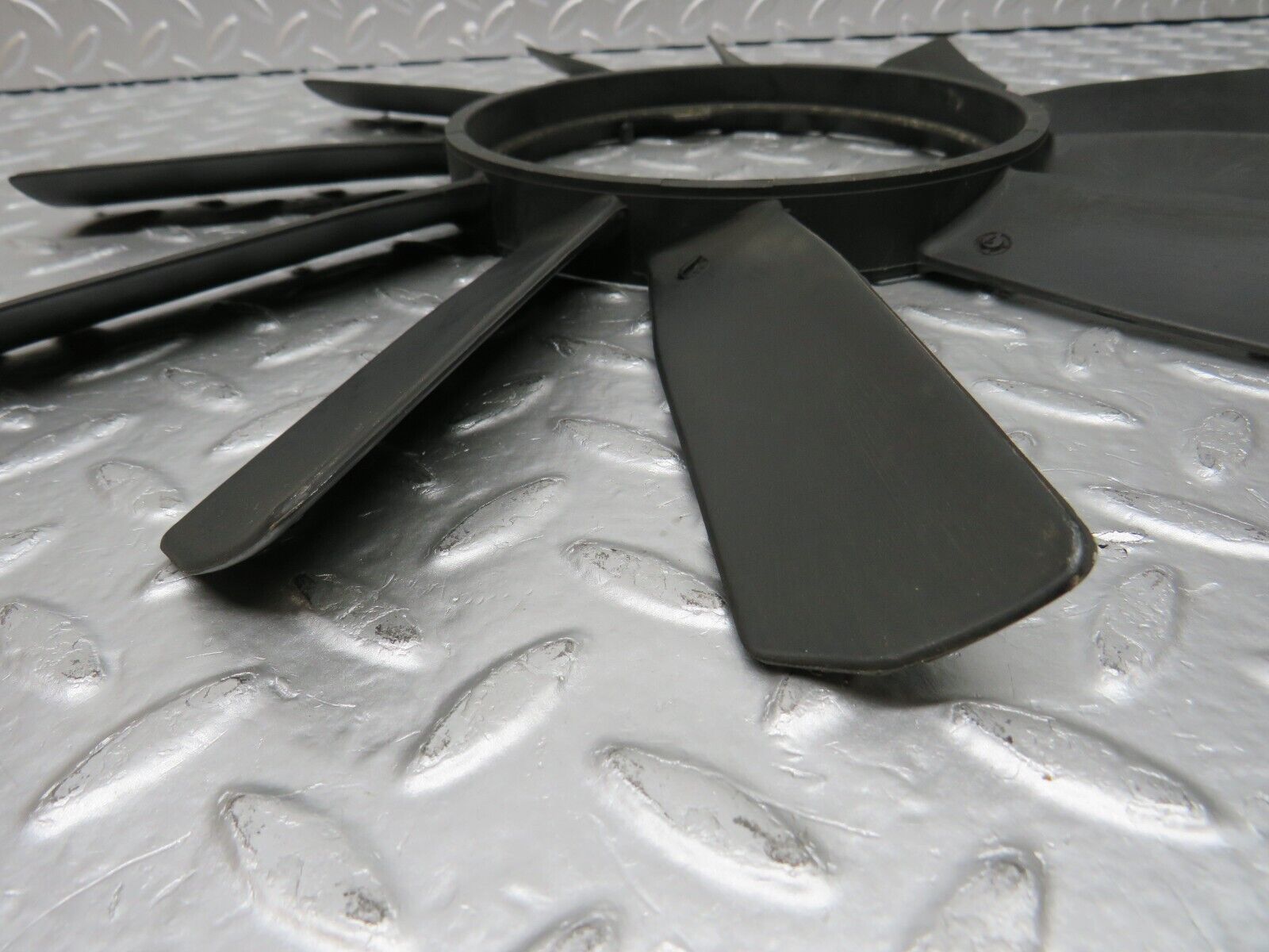 32666 Mercedes-Benz S124 300TE Wagon Engine Cooling Fan 1032000323