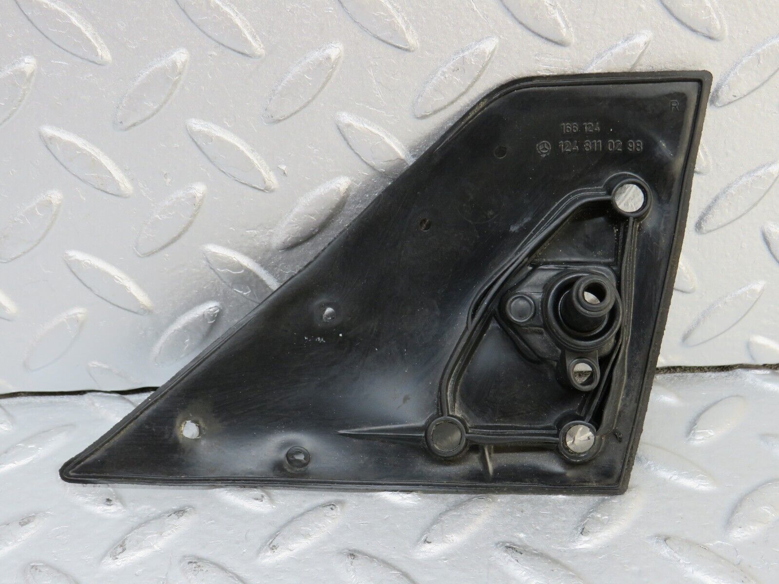 36738 Mercedes-Benz W201 190E 2.0L Wing Mirror Rubber Seal Right 1248110298