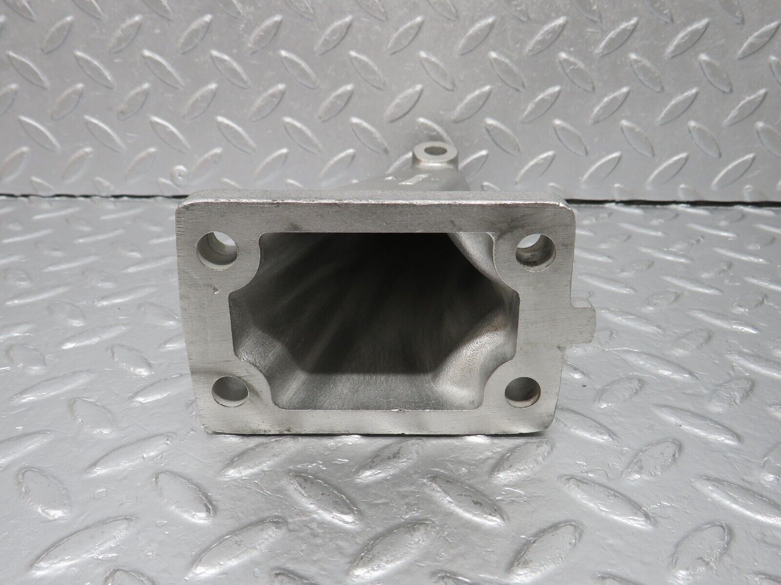 40299 Mercedes-Benz W110 230 Engine Mount Bracket Right Side 1802233104