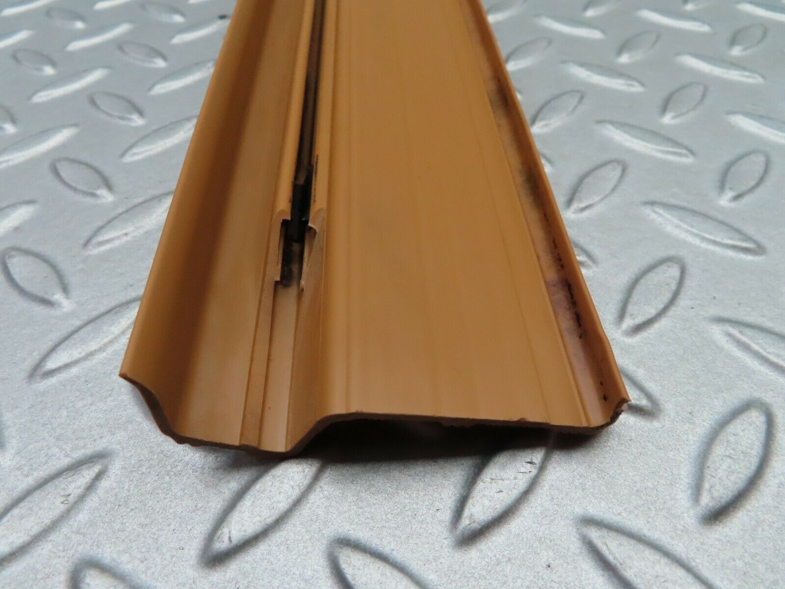 5663 Mercedes-Benz W123 200 Rear Left Door Sill