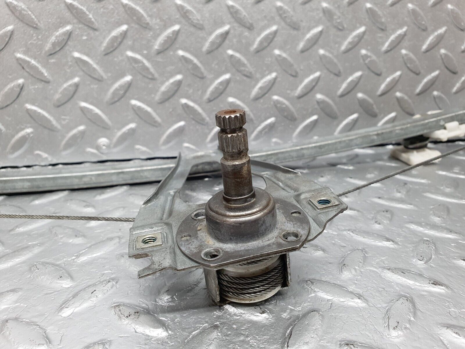 41402 Mercedes-Benz W124 200E Rear Right Manual Window Regulator