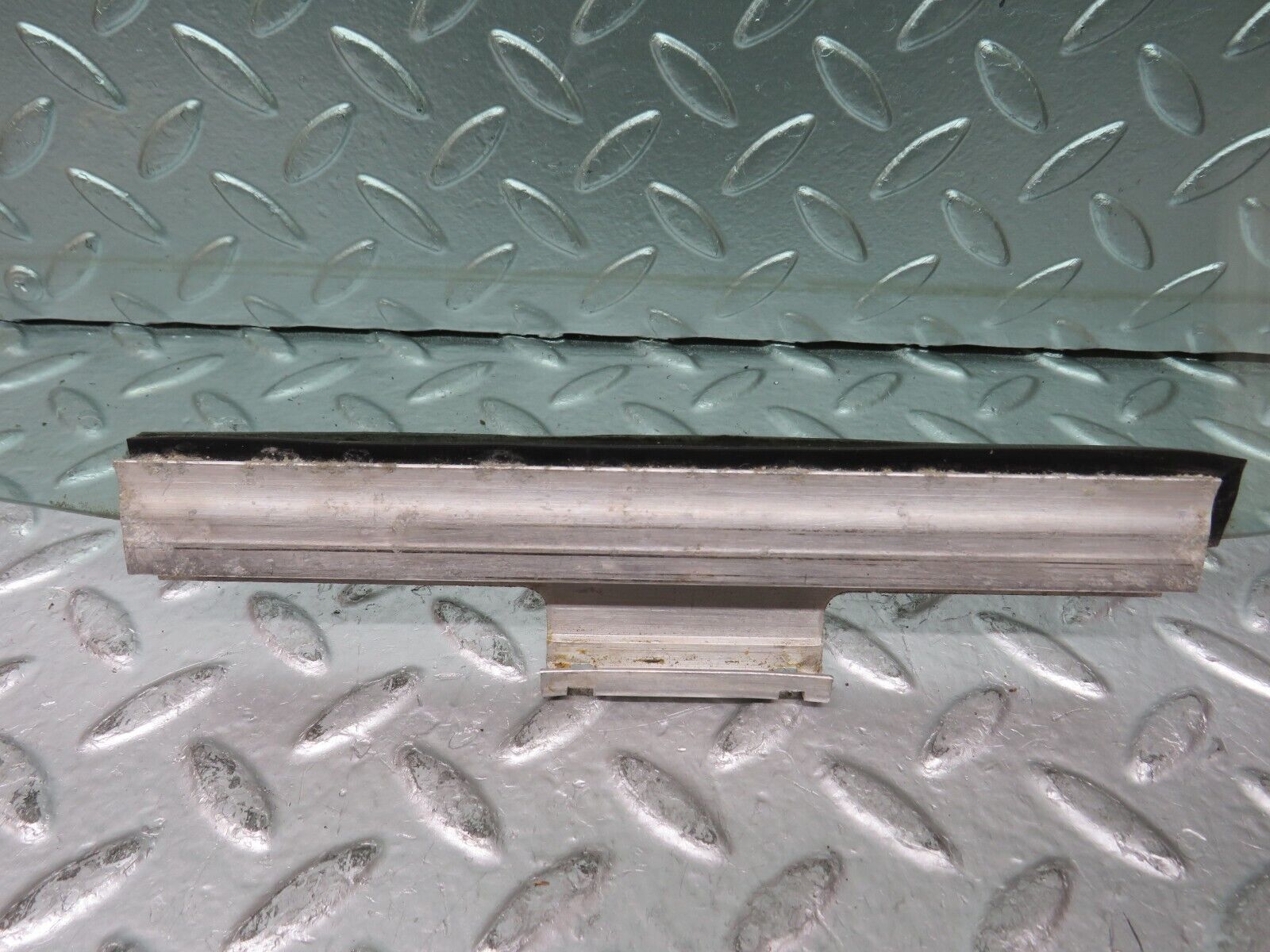 25132 Mercedes-Benz W201 190D Rear Right Door Window Glass