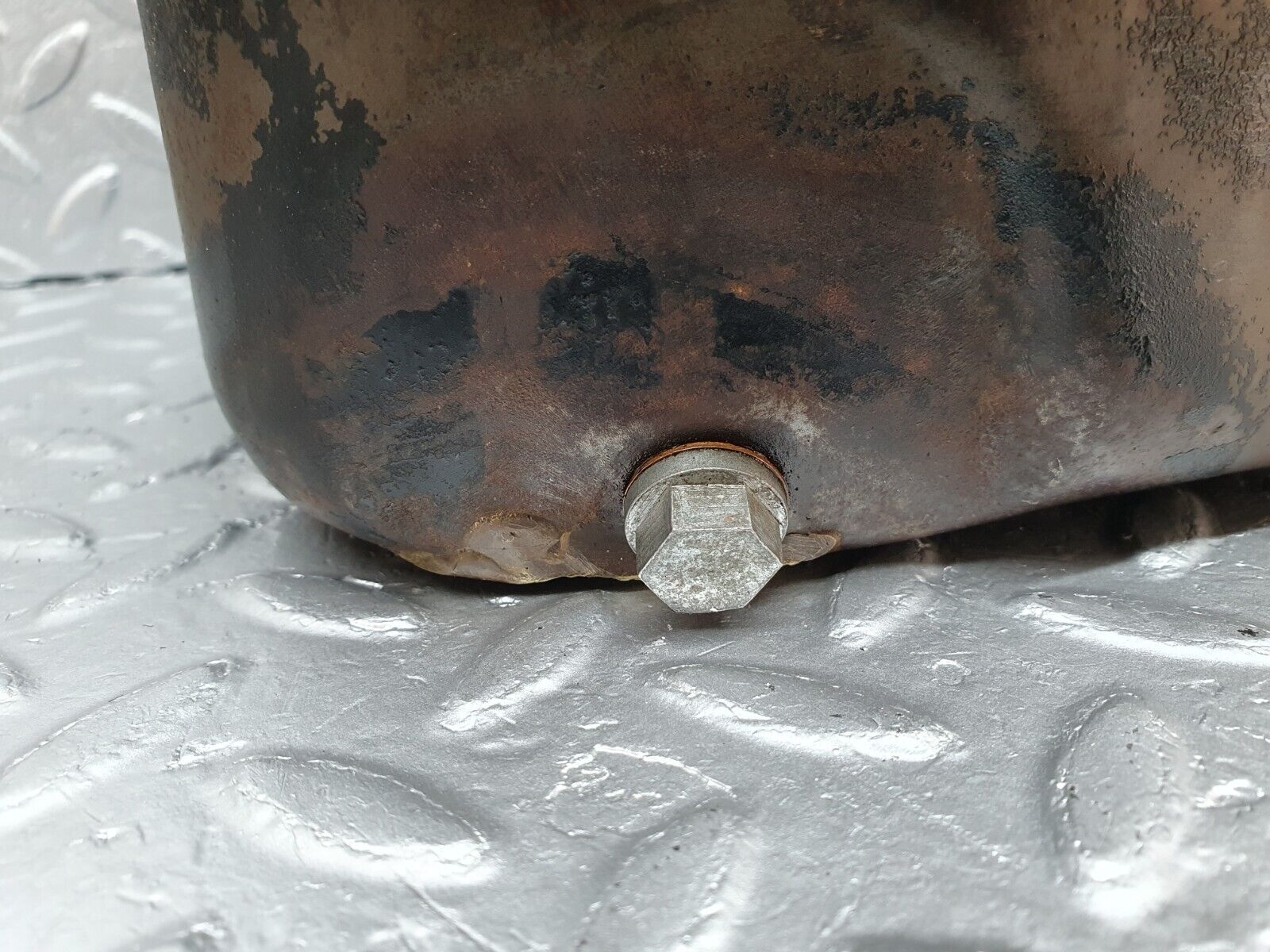 40867 Mercedes-Benz W123 240D Oil Pan Oil Sump