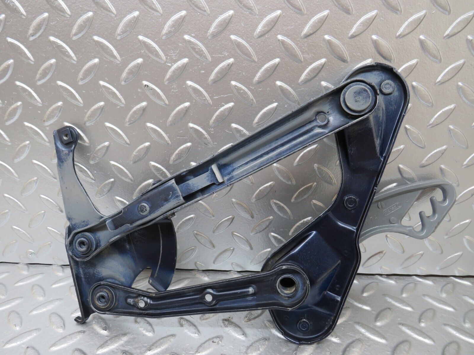 25667 Mercedes-Benz W124 280E Bonnet Hinge Left 1298870174