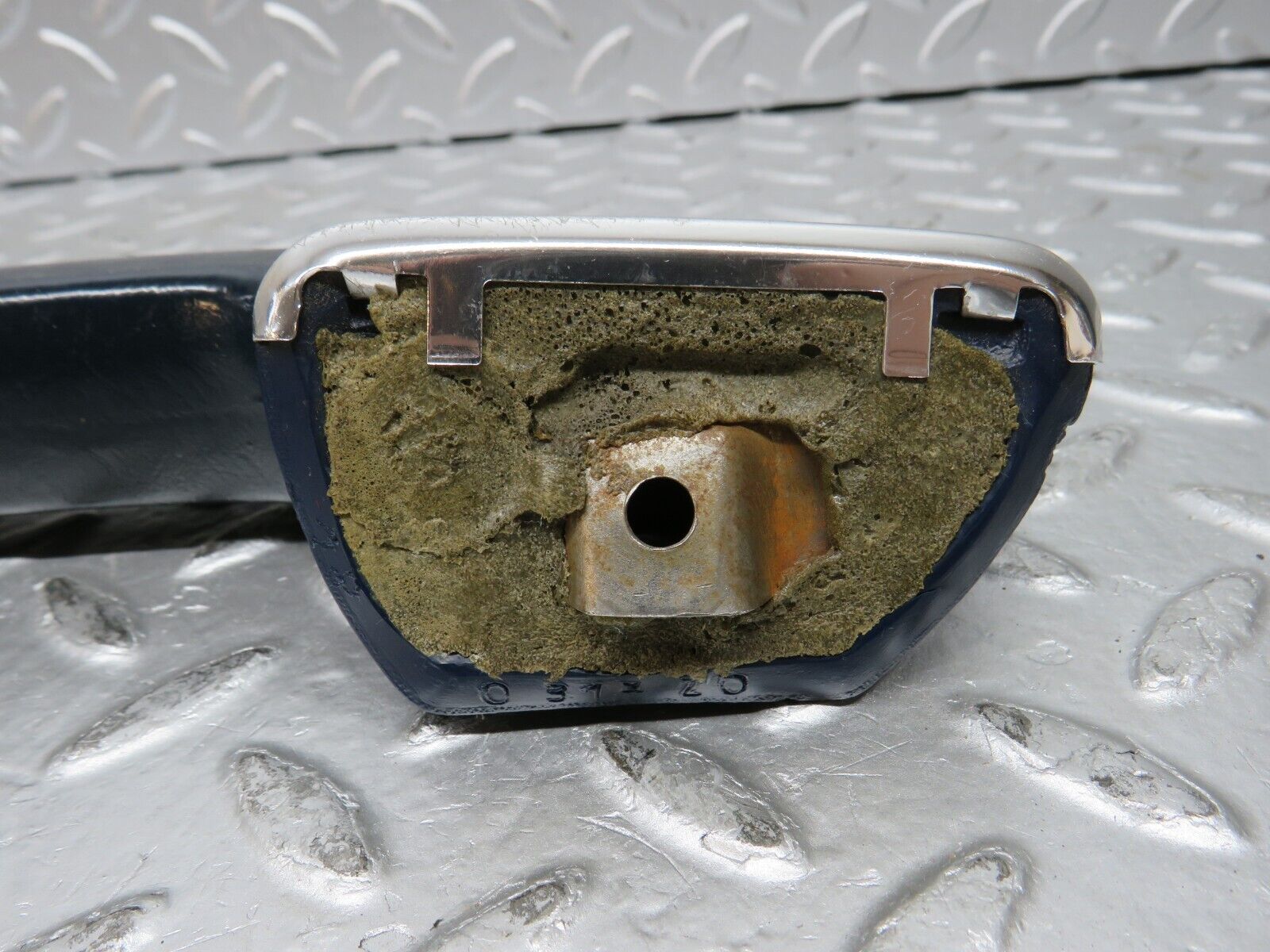 31980 Mercedes-Benz W123 230E Front Right Interior Door Handle 1239702001