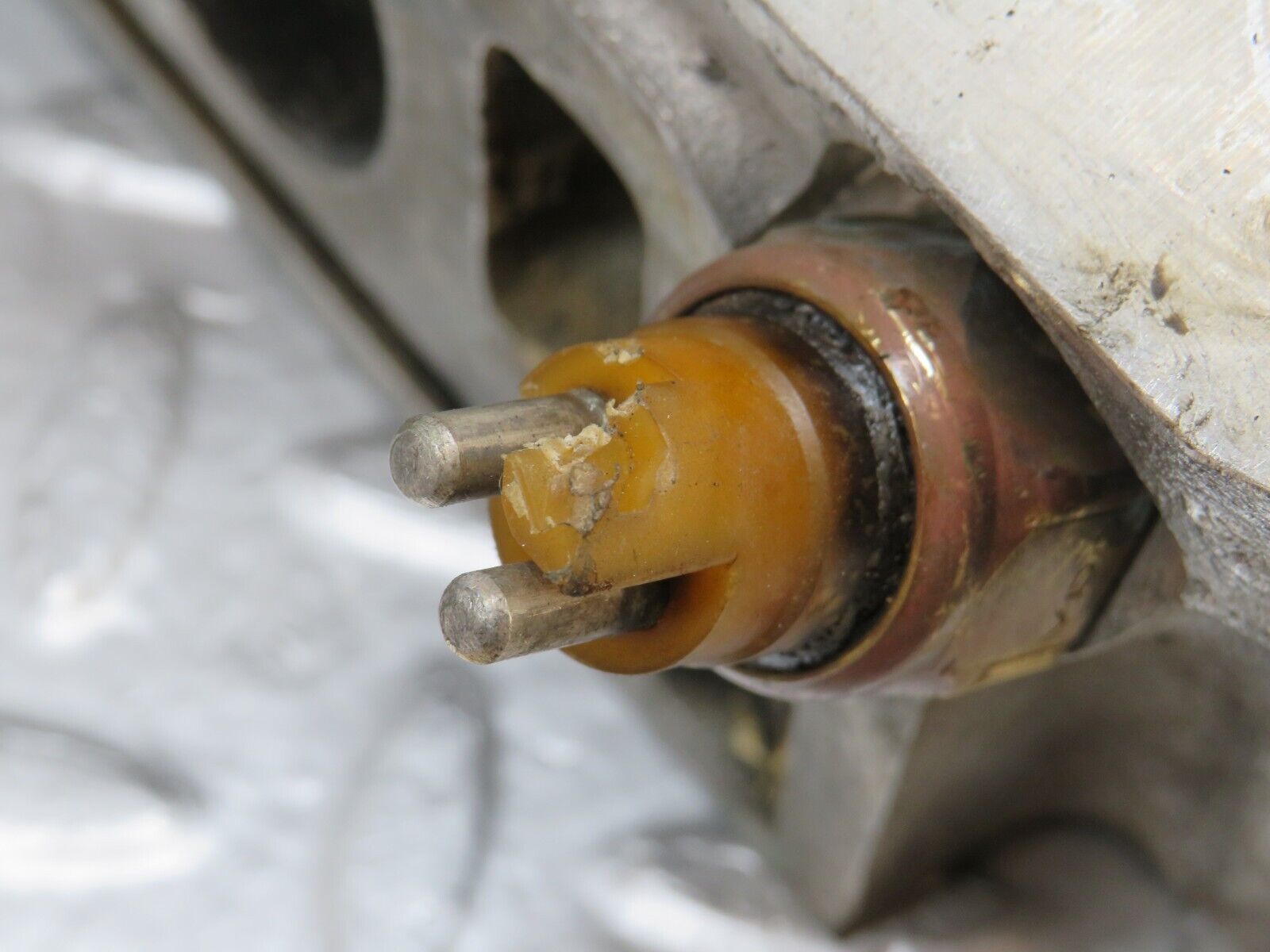 34540 Mercedes-Benz C126 380SEC Coupe Cylinder Head Left Side 1160163301