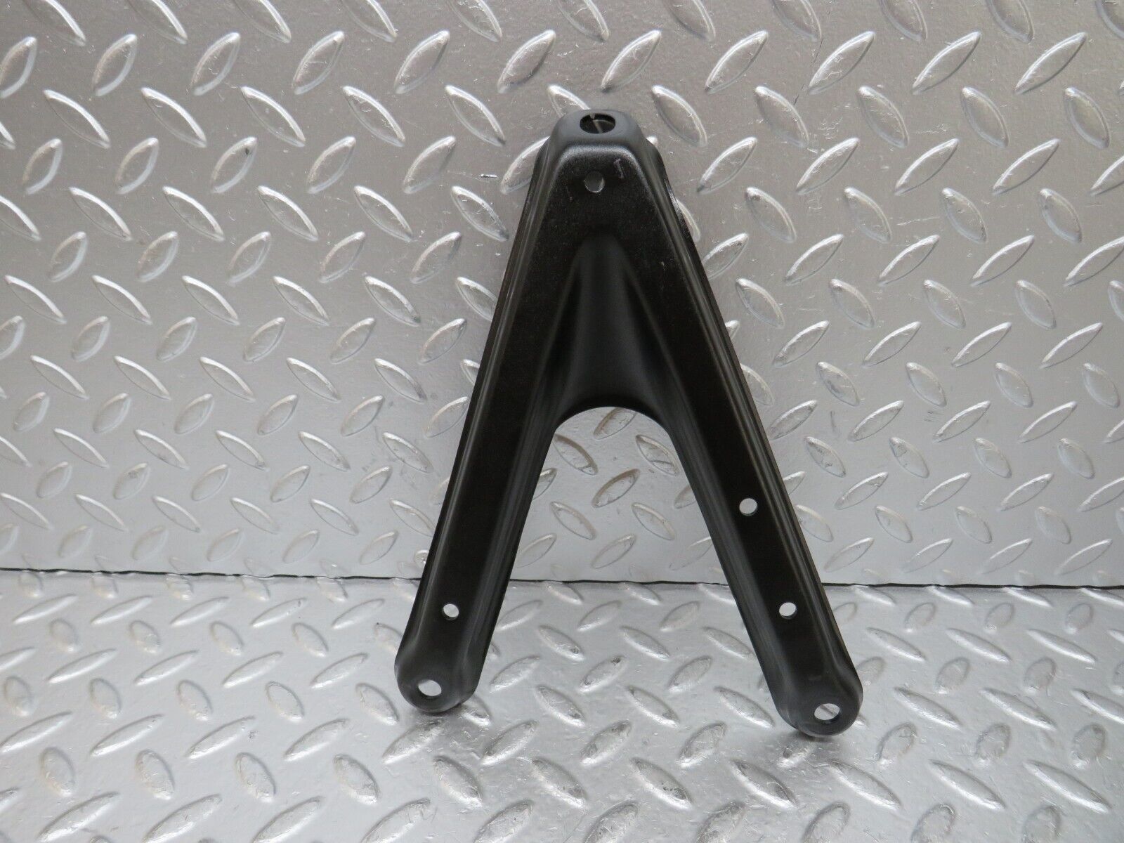 26738 Mercedes-Benz C124 220CE Coupe Air Intake Manifold Bracket