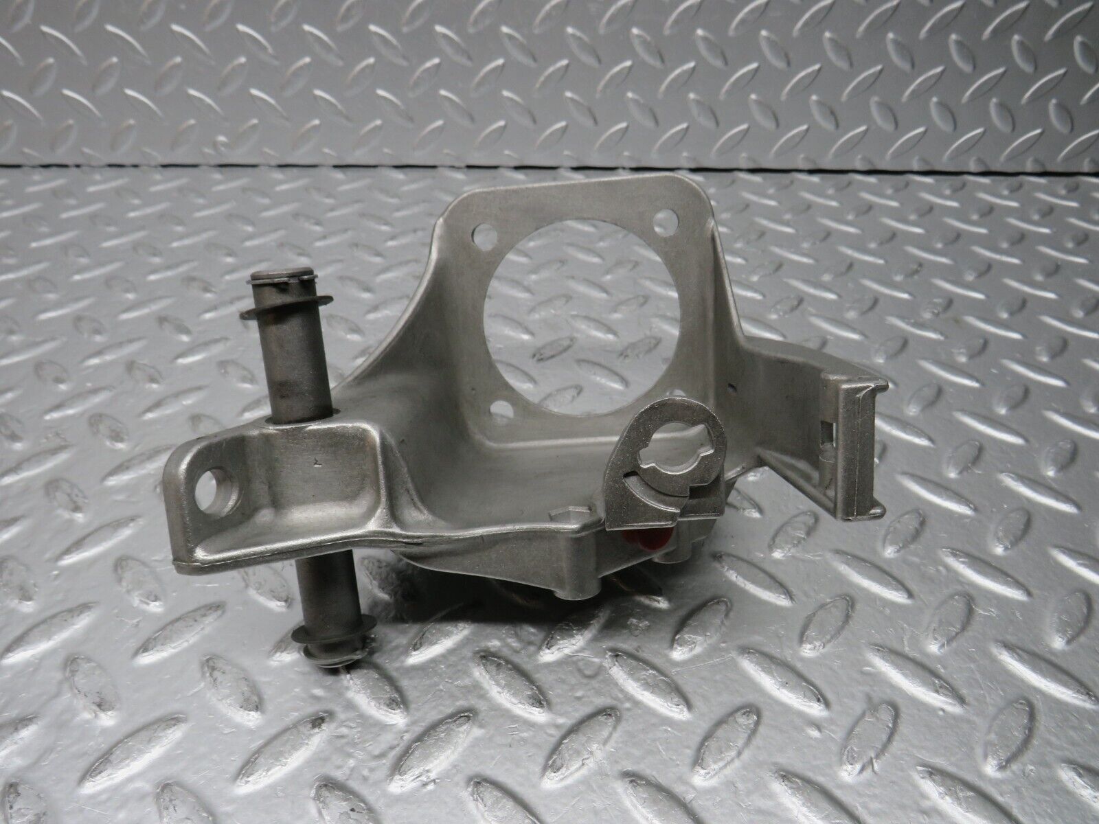 31465 Mercedes-Benz S124 220TE Wagon Brake Pedal Bracket 1292900119