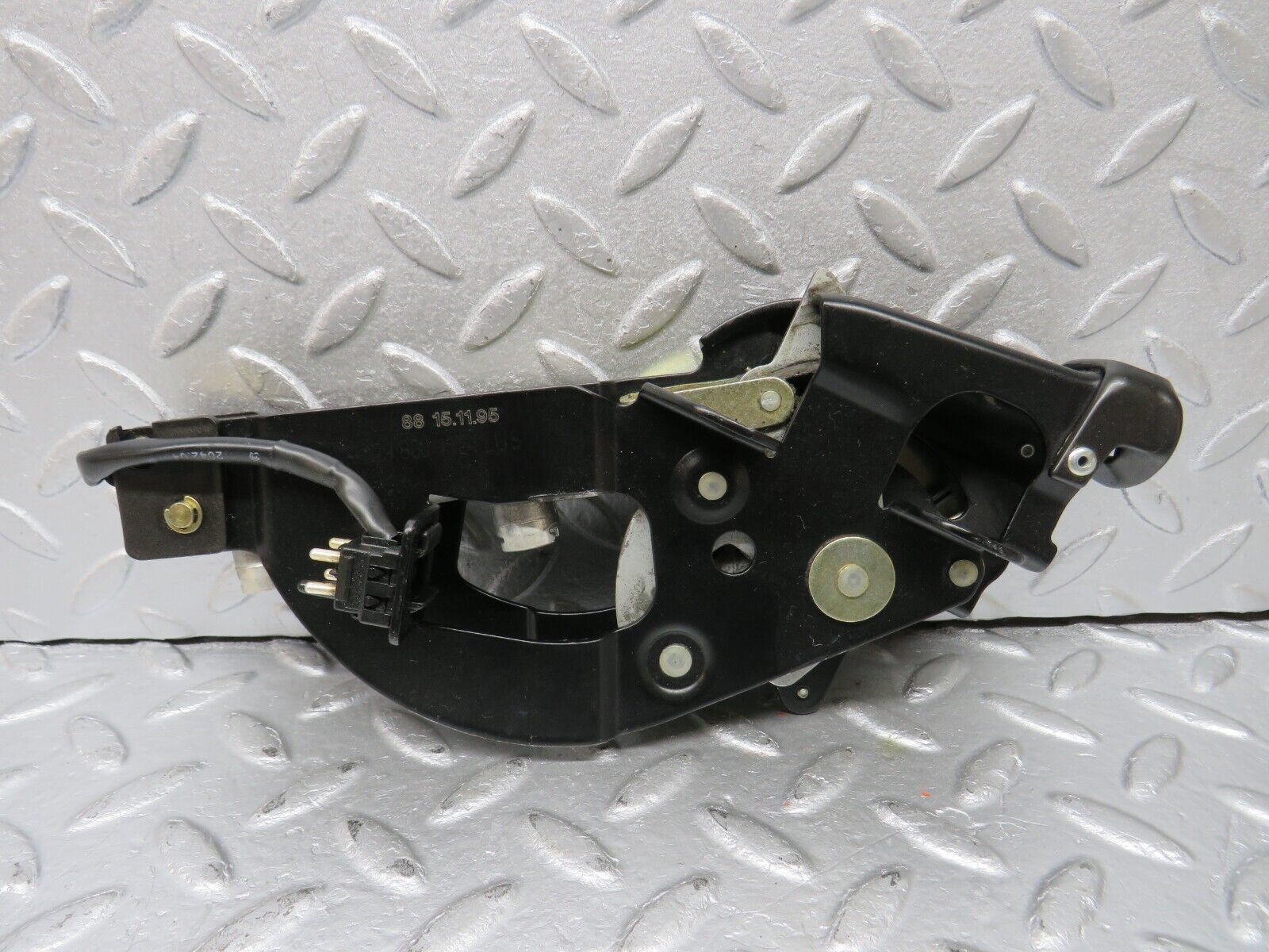 39614 Mercedes-Benz R129 320SL Coupe Rear Left Roof Lock Mechanism 1298001174