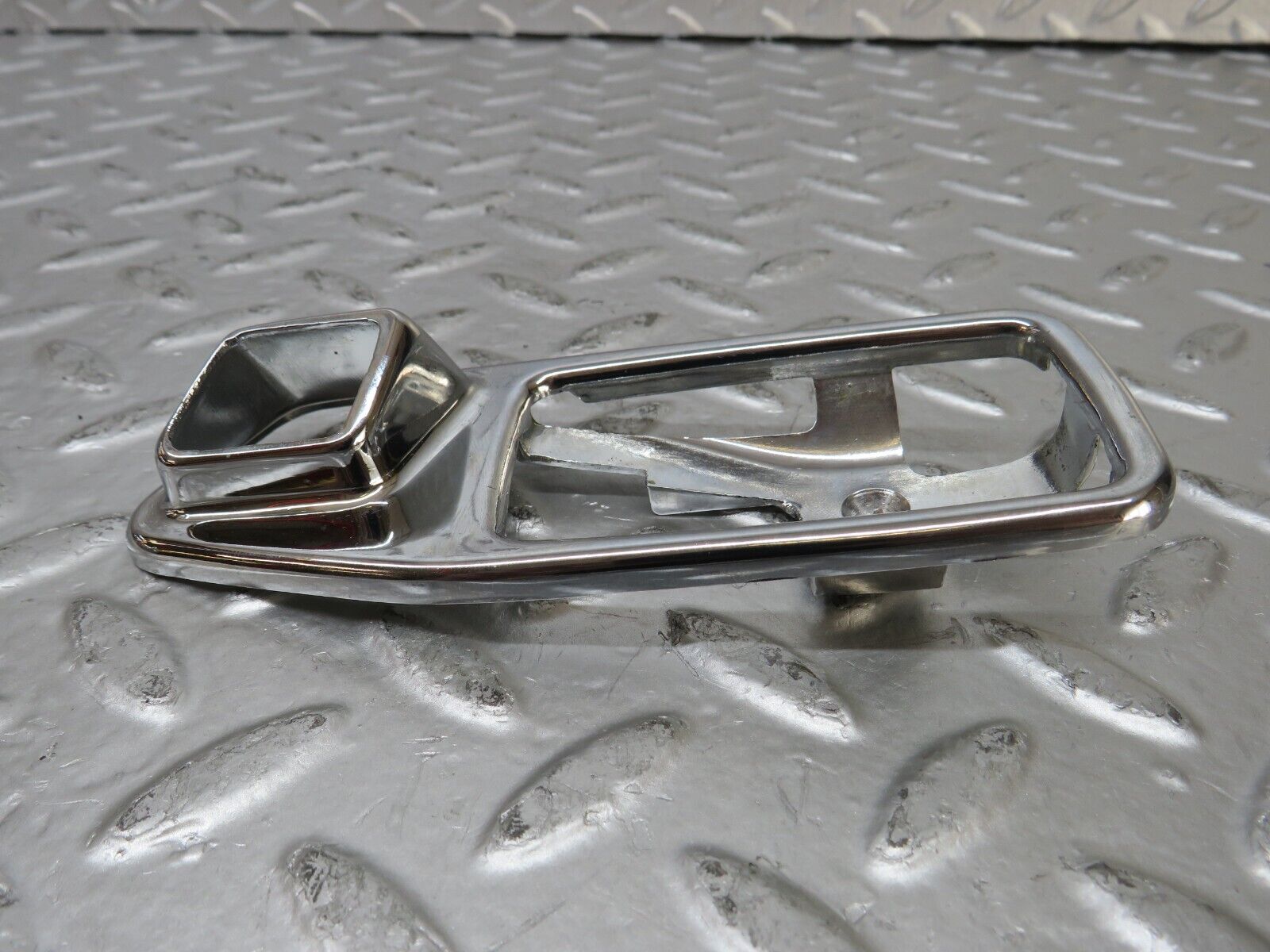 26072 Mercedes-Benz W116 450SE Chrome Frame For Door Handle Left 1167660111