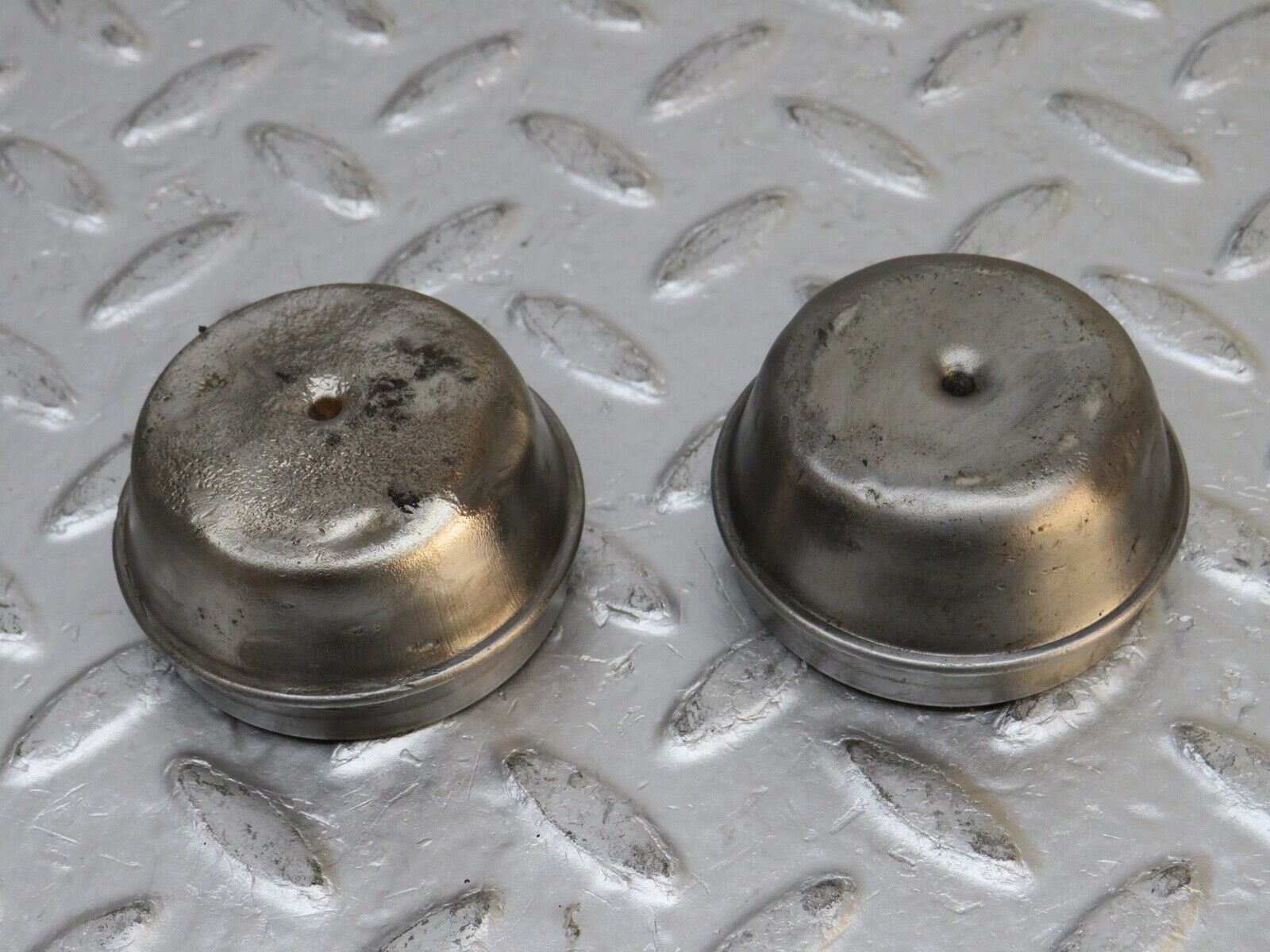 0407 Mercedes-Benz W108 280SE Wheel Hub Locking Cap