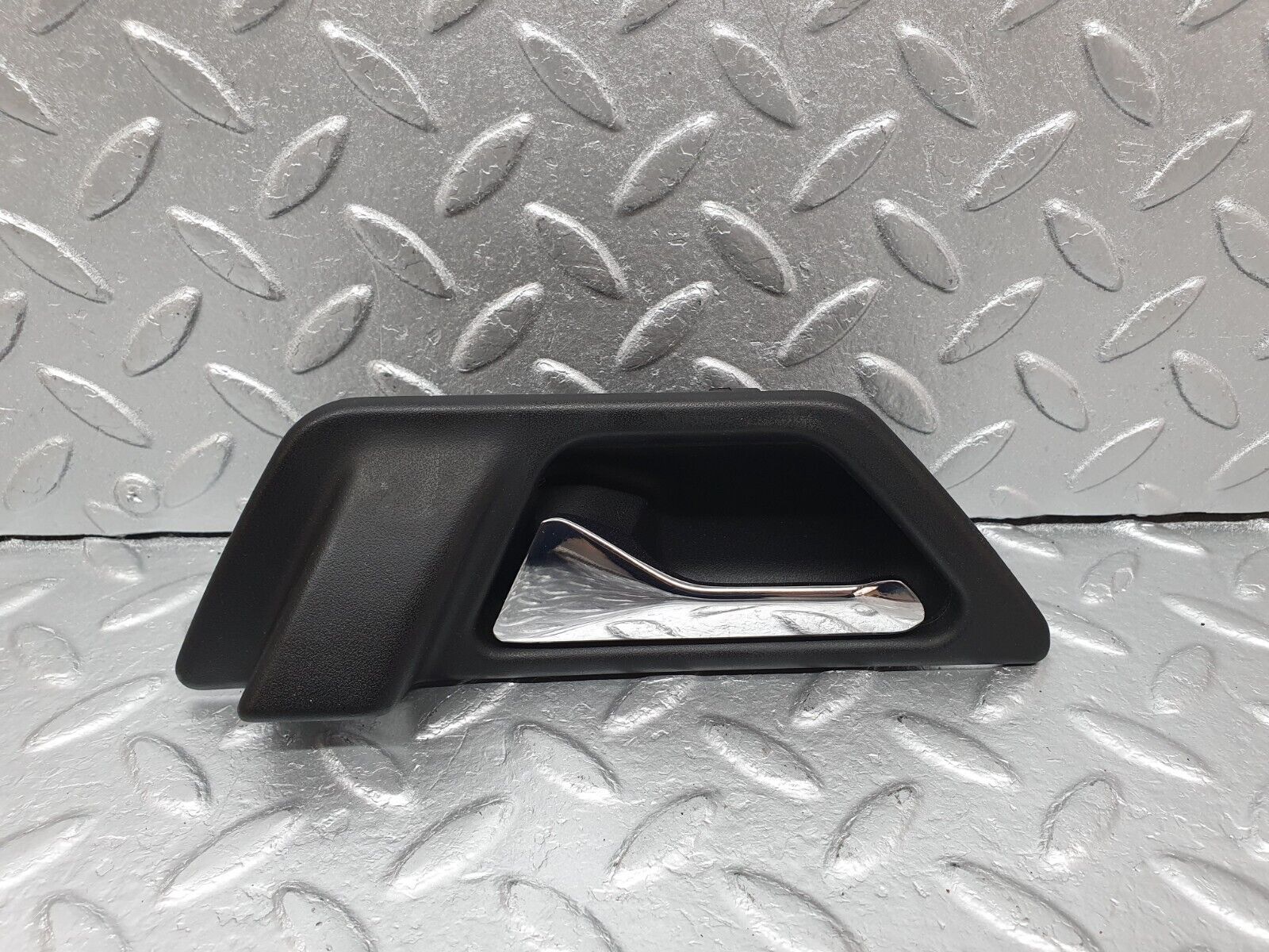 41516 Mercedes-Benz W124 200E Interior Door Handle Left Side 1247600161