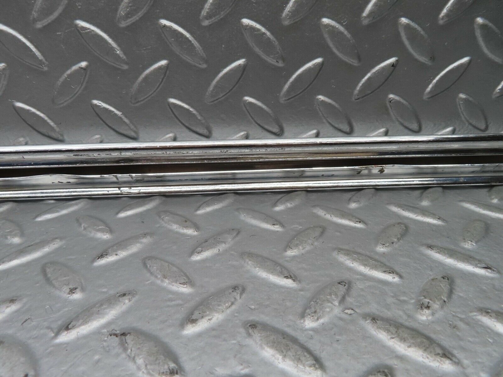 20957 Mercedes-Benz W114 250CE Coupe Left Door Chrome Moulding Trim