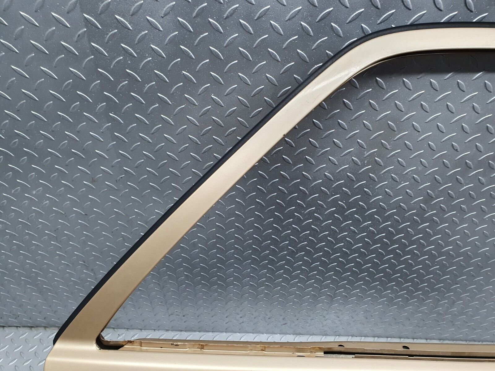 41369 Mercedes-Benz W124 200E Rear Right Door