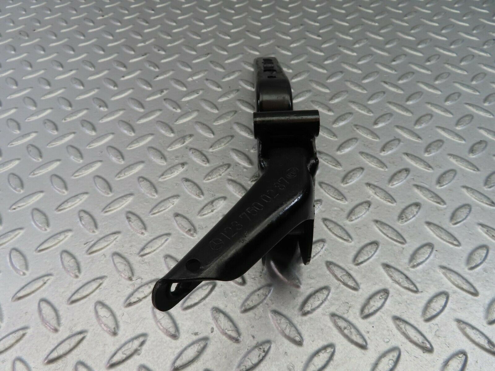 9694 Mercedes-Benz C123 280CE Coupe Trunk Lid Hinge Right Side 1237500287