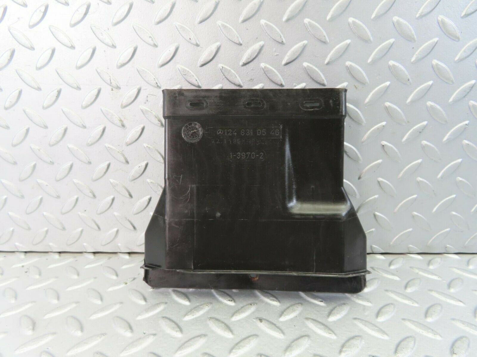 9315 Mercedes-Benz C124 300CE Coupe Ventilation Air Duct Left 1248310546