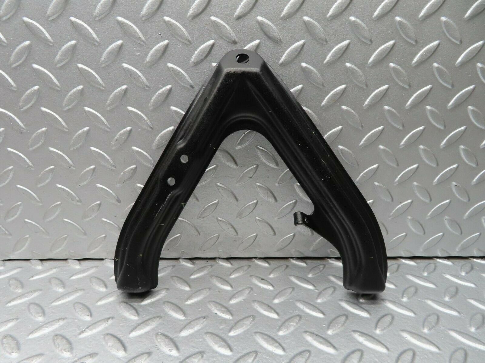 15265 Mercedes-Benz W123 230E Air Intake Manifold Bracket