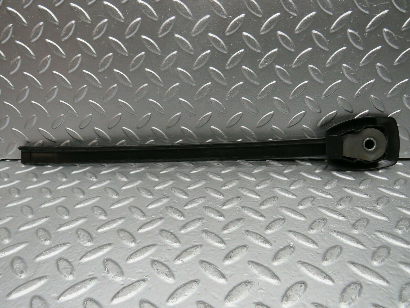 22591 Mercedes-Benz C124 E220 Coupe Seat Belt Runner Right Side