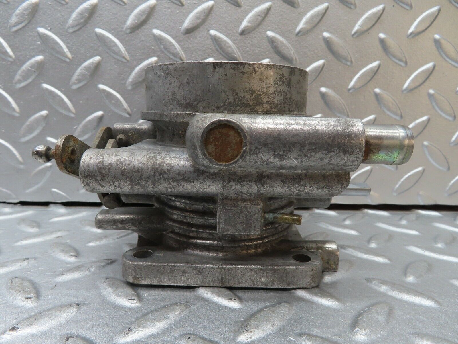 20355 Mercedes-Benz W114 280CE Coupe Throttle Body Valve