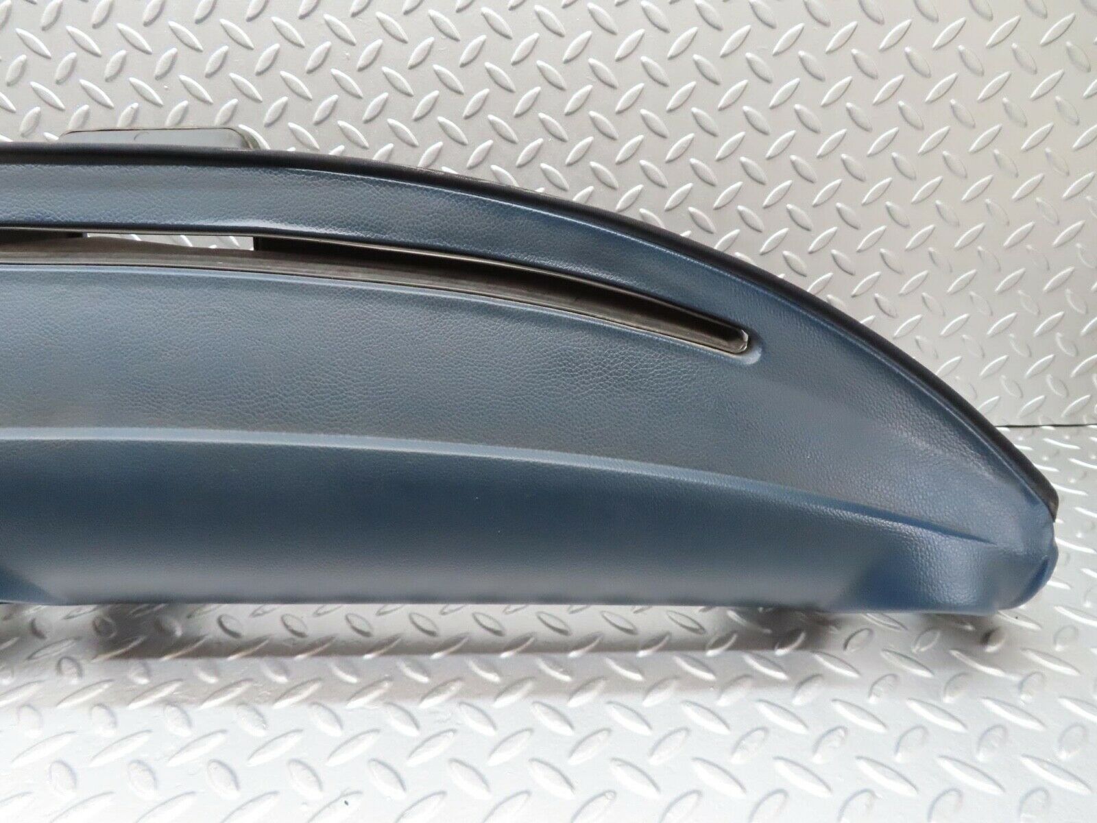 14097 Mercedes-Benz C107 280SLC Dashboard Blue LHD