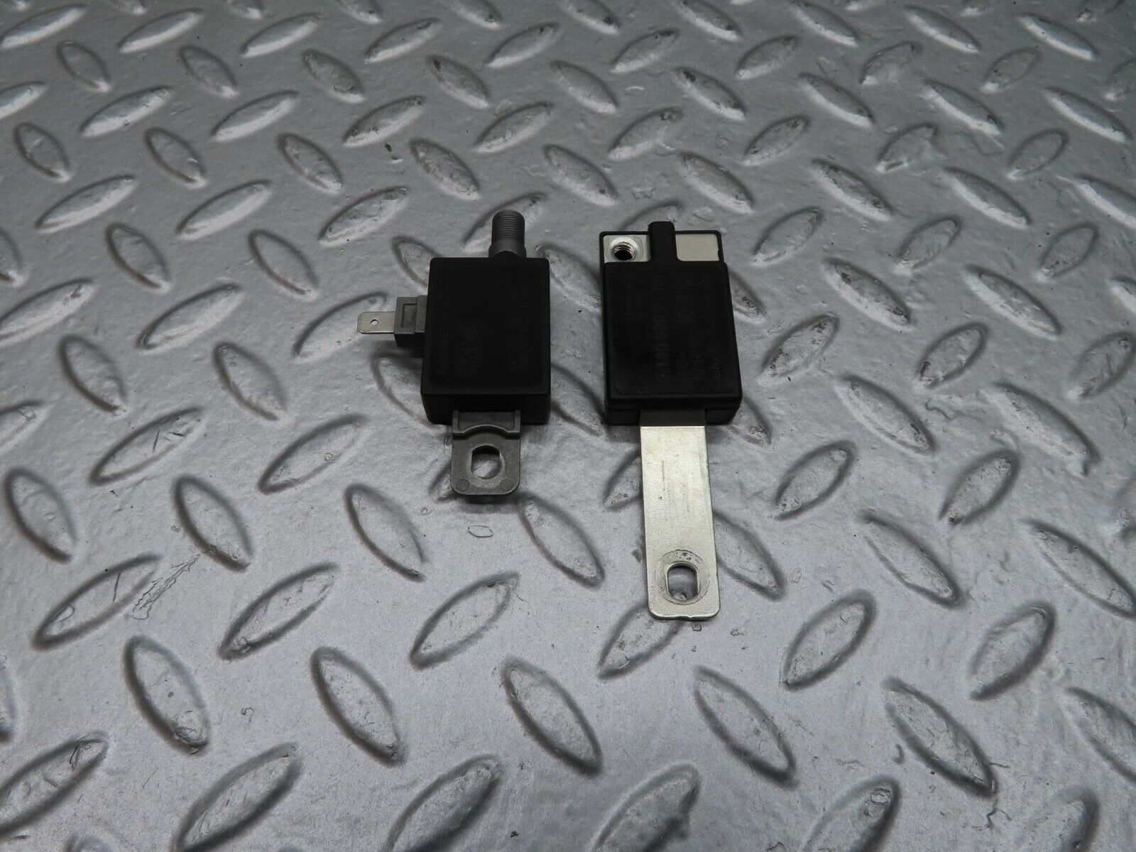 14929 Mercedes-Benz W140 S320 Antenna Amplifier 1408202189 1408202089