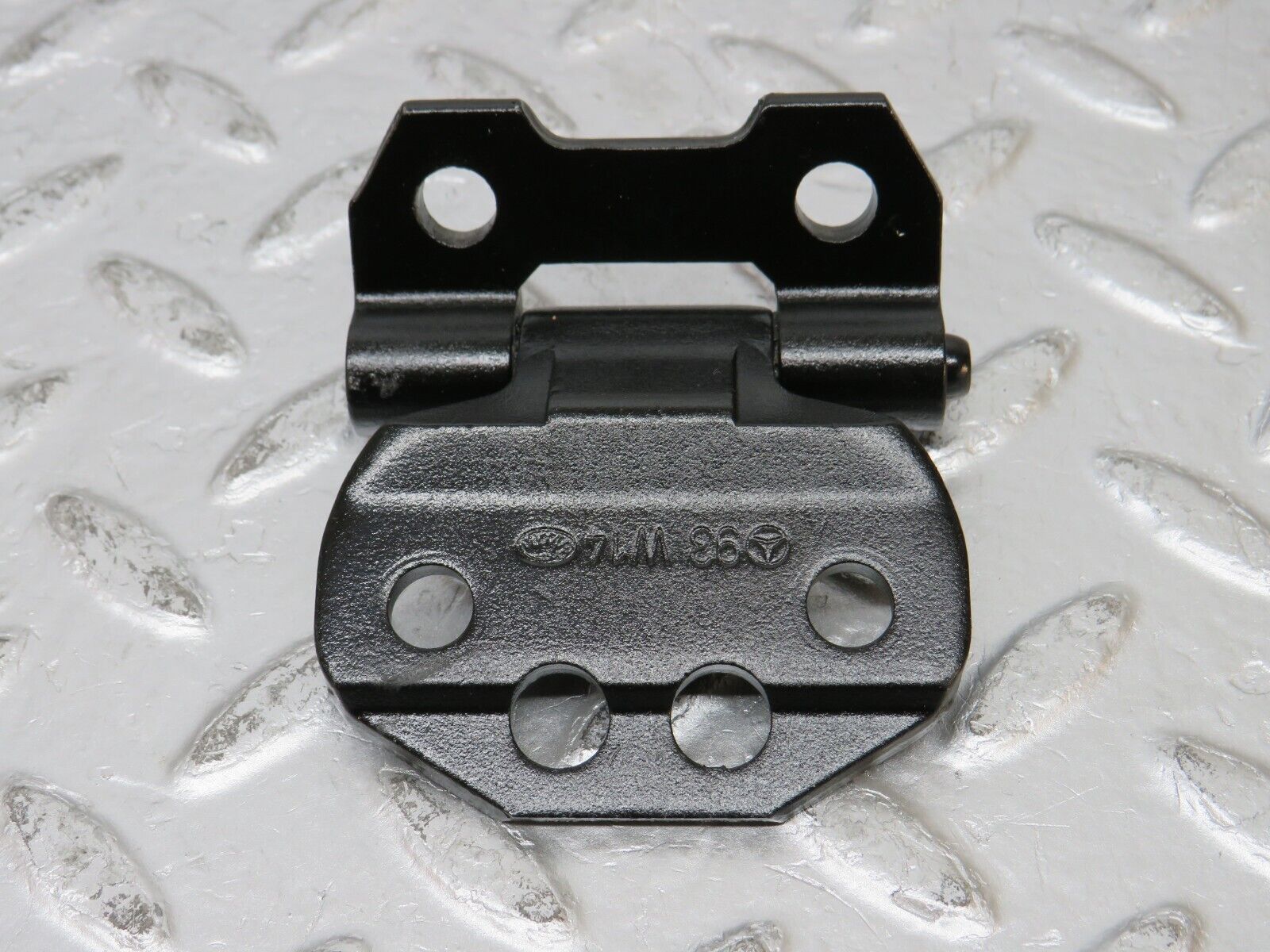 31540 Mercedes-Benz S124 220TE Wagon Door Hinge Left Side