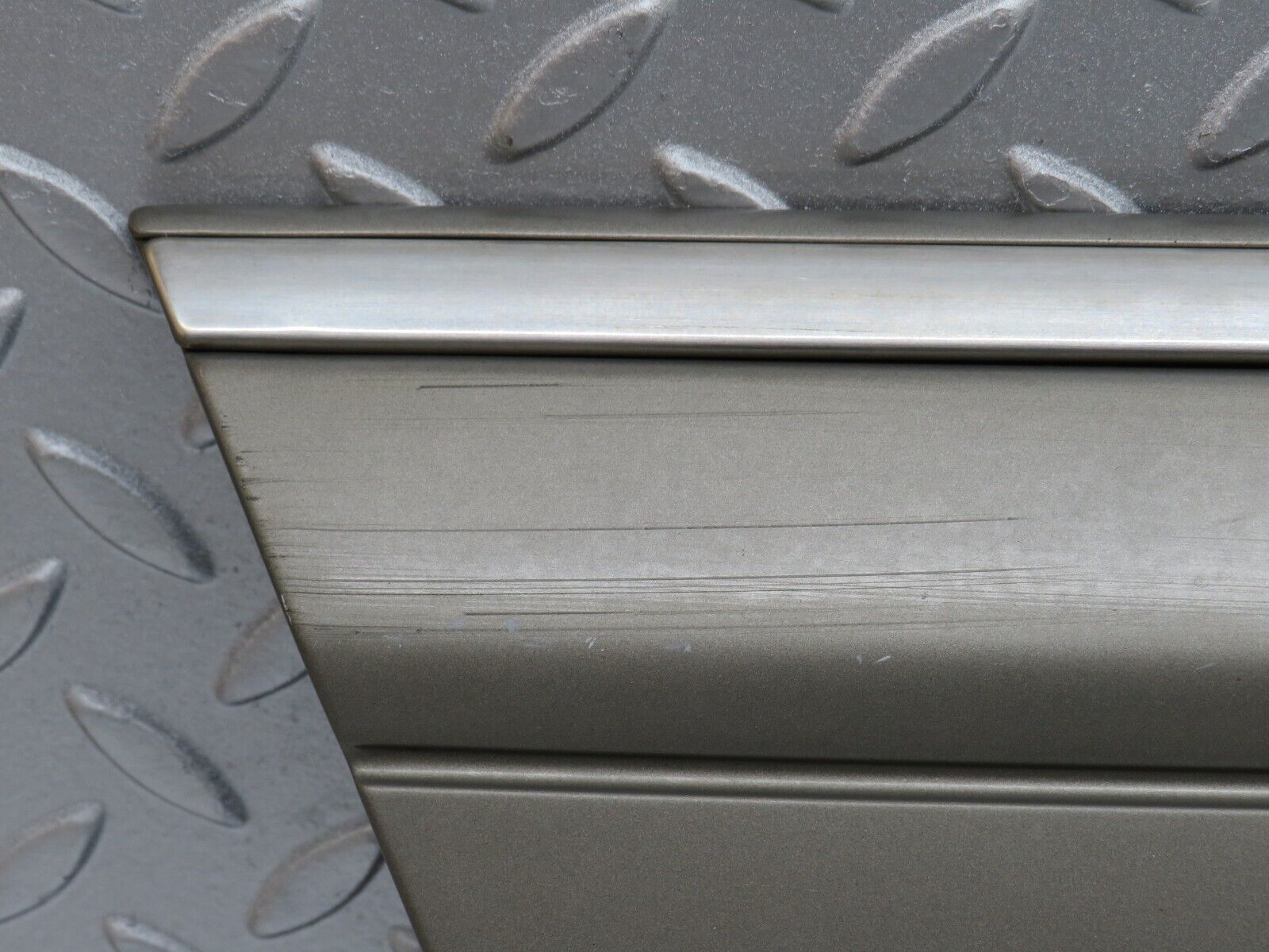 35965 Mercedes-Benz W126 420SE Rear Right Door Moulding Trim 1266904040