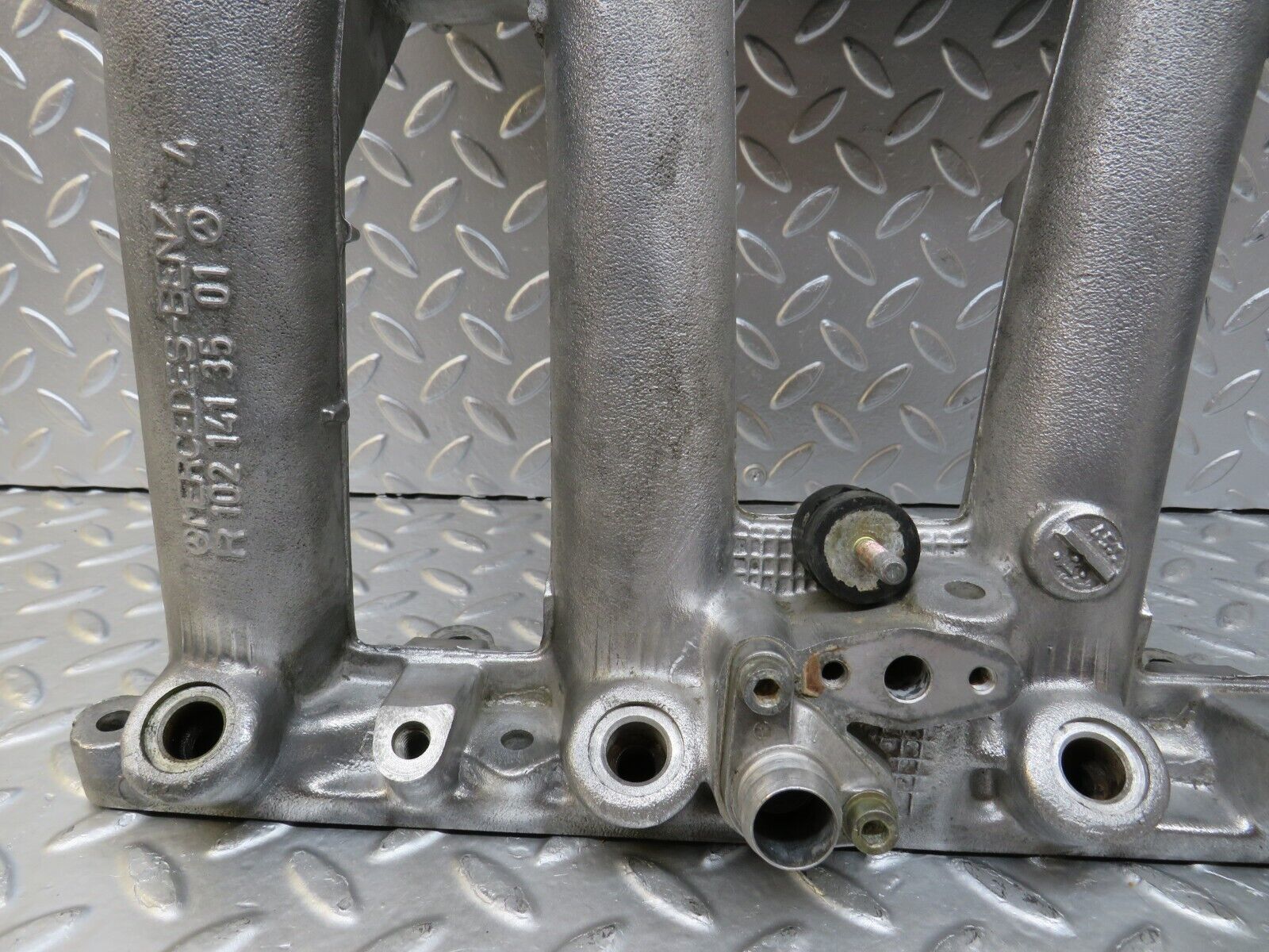 25713 Mercedes-Benz W201 Air Intake Manifold 1021413501