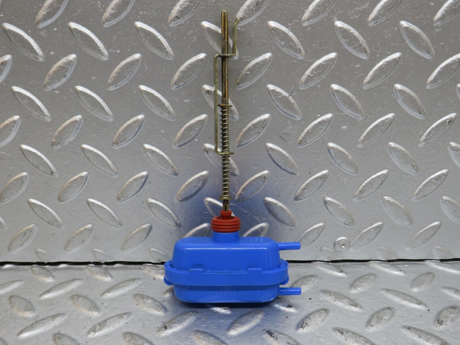 29675 Mercedes-Benz W123 230E Trunk Lock Vacuum Actuator