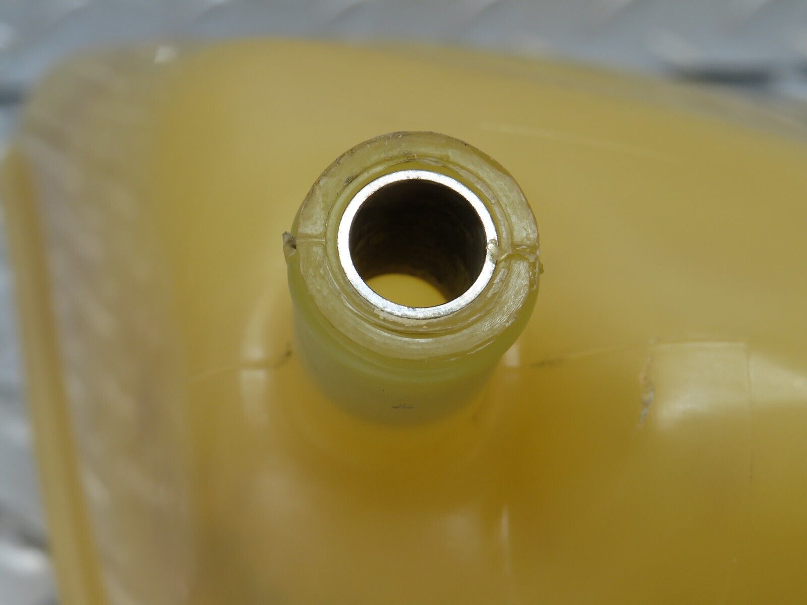 26150 Mercedes-Benz W116 450SE Coolant Tank Reservoir 1165000249