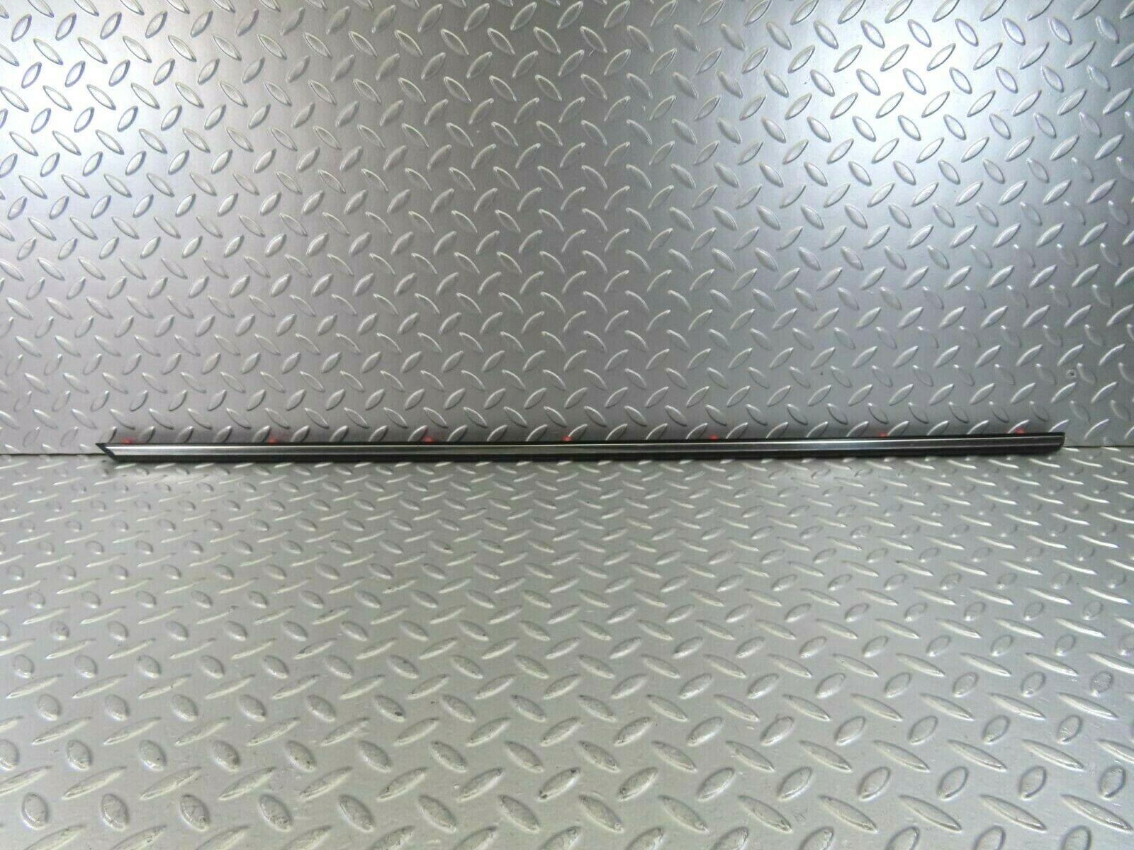 10248 Mercedes-Benz W123 Rear Left Door Centre Moulding Trim