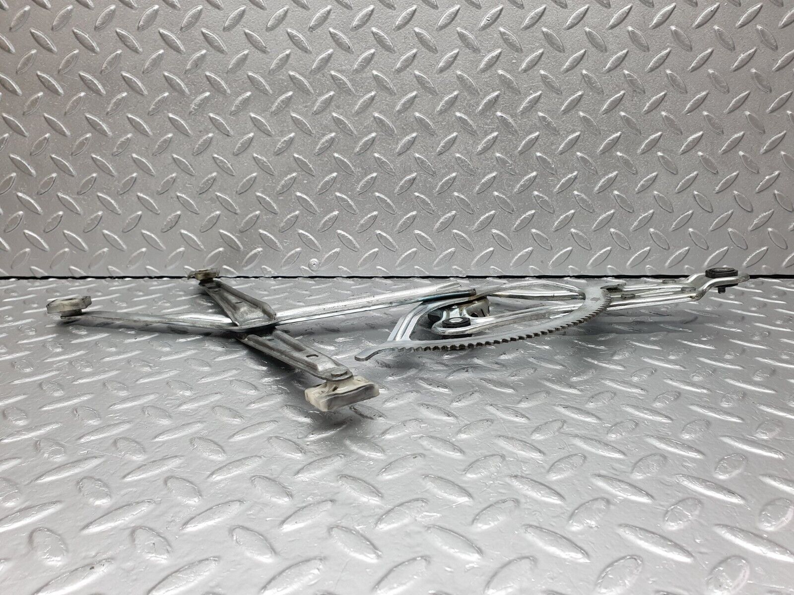 41400 Mercedes-Benz W124 200E Front Right Power Window Regulator