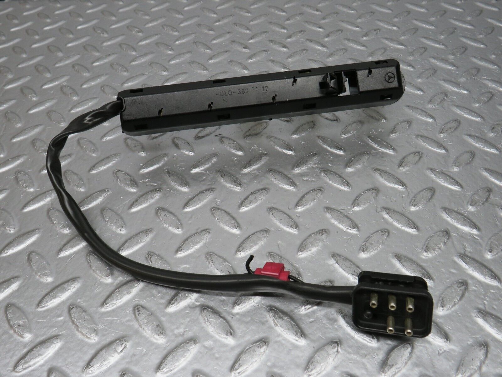 32565 Mercedes-Benz S124 300TE Wagon Tail Light Bulb Holder