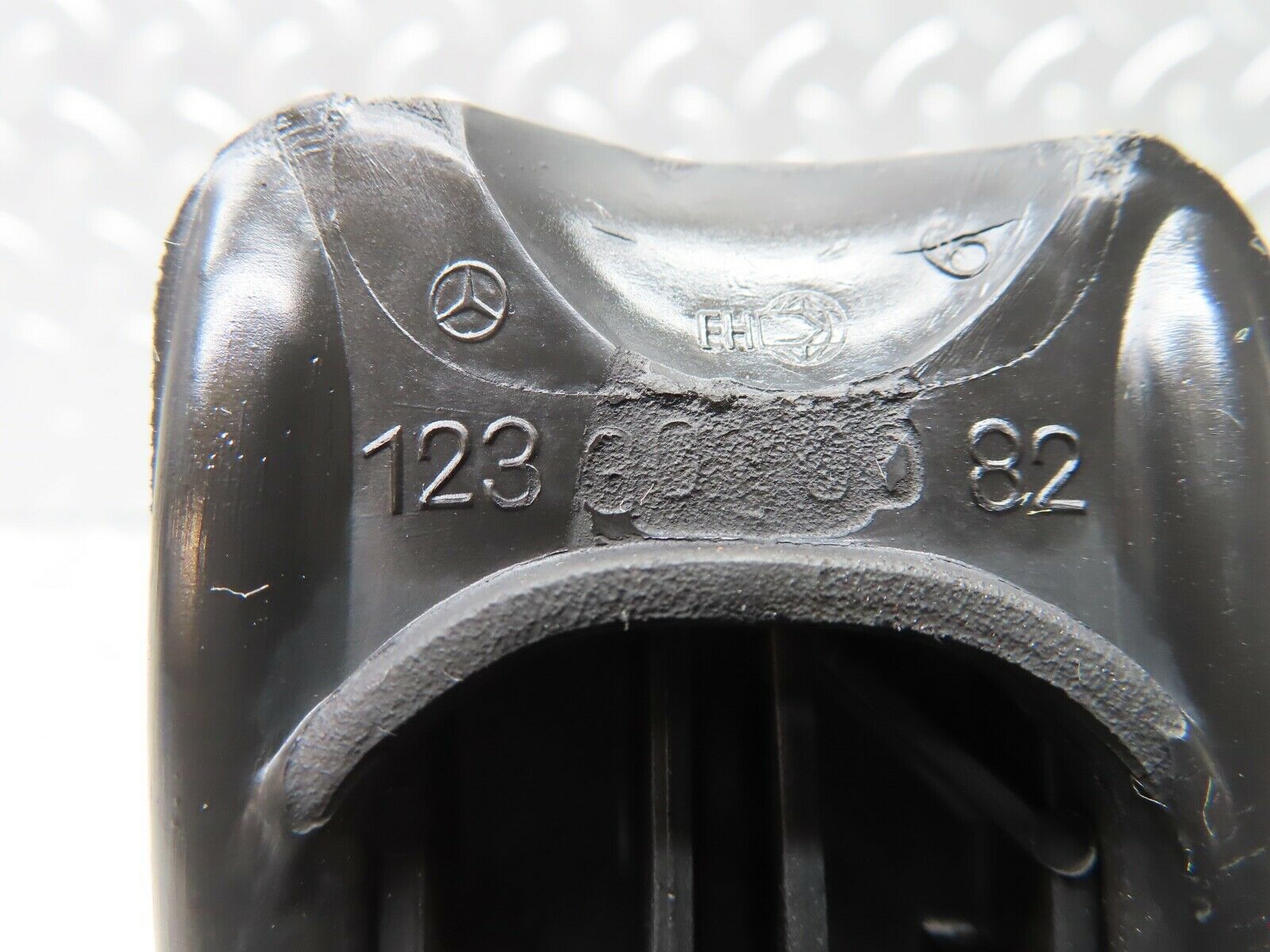 21187 Mercedes-Benz W123 230E Accelerator Pedal With Rubber 1233010082