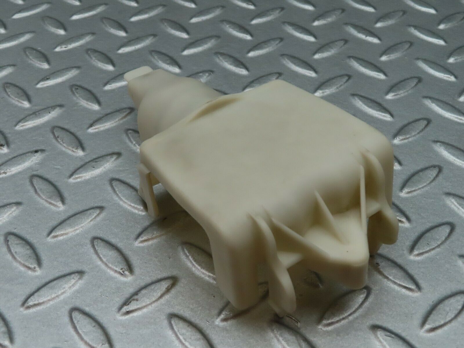 5319 Mercedes-Benz W124 230E Rear Door Lock Vacuum Actuator Cover 1248050590