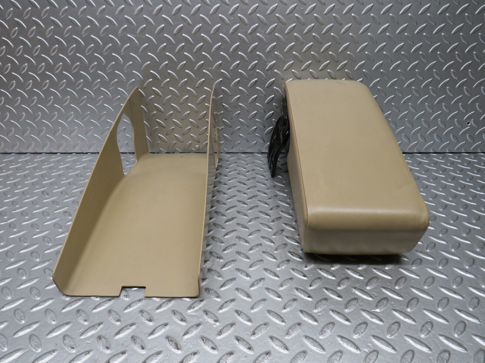 28983 Mercedes-Benz C124 220CE Rear Centre Armrest Beige 1249240237