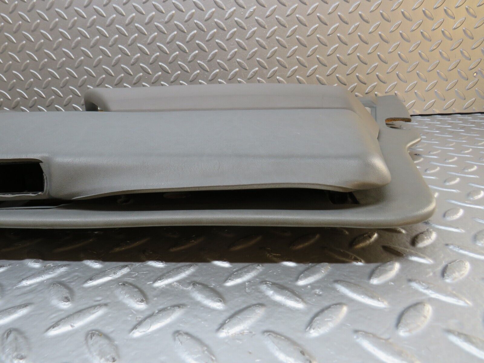 32339 Mercedes-Benz S124 300TE Wagon Front Right Door Card Grey