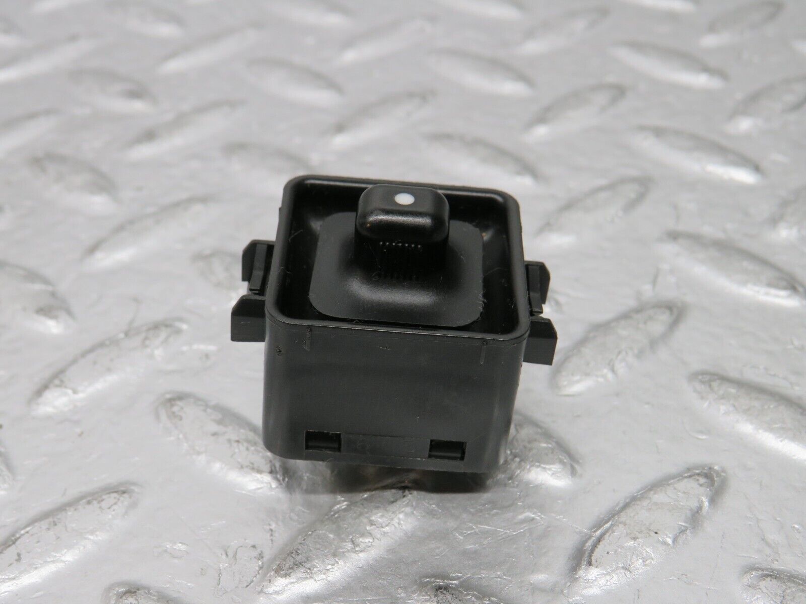 29530 Mercedes-Benz W124 230E Electric Mirror Adjust Switch 1248201810