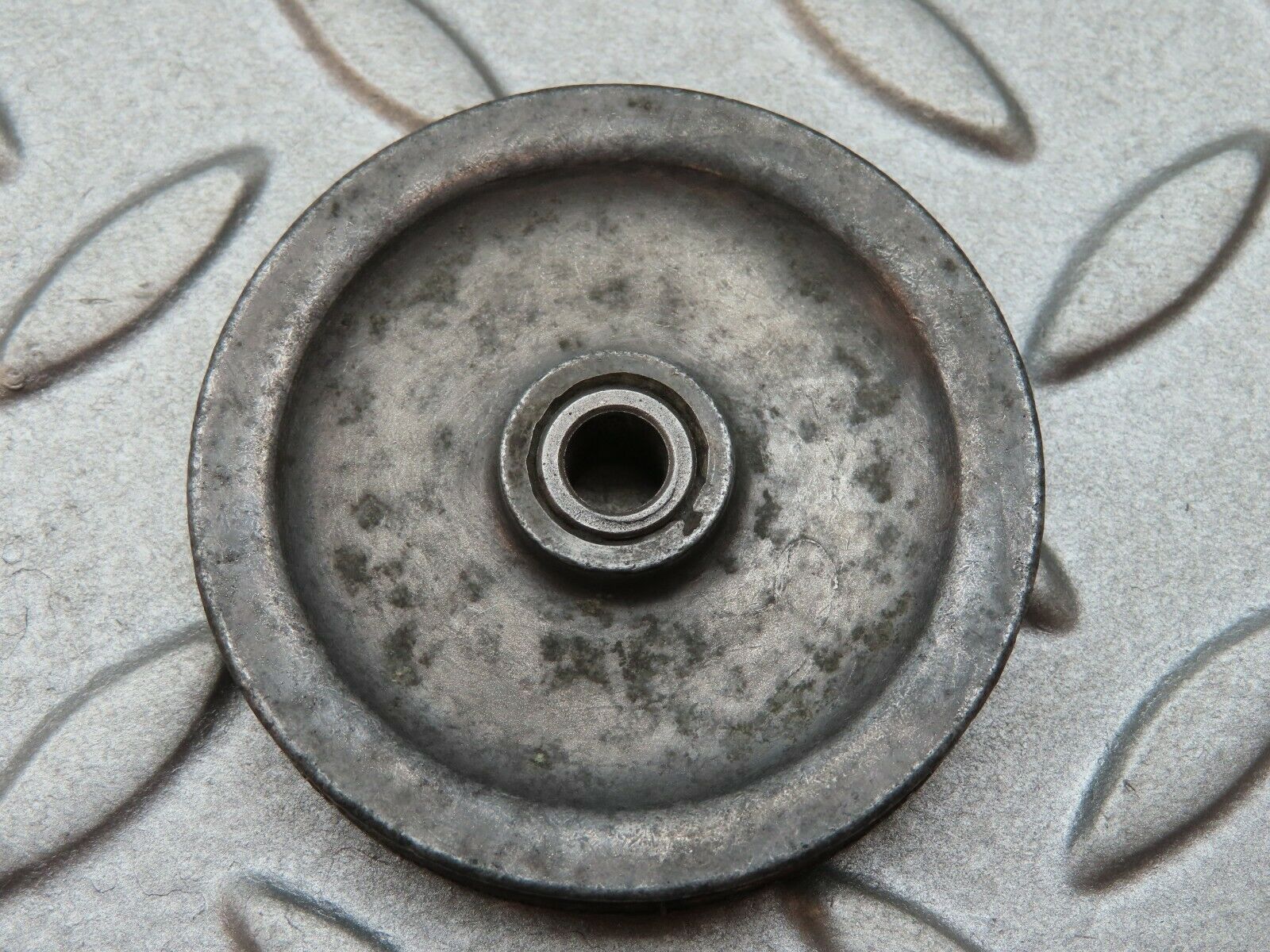 3657 Mercedes-Benz W108 280SE Handebrake Cable Pulley 1104270142